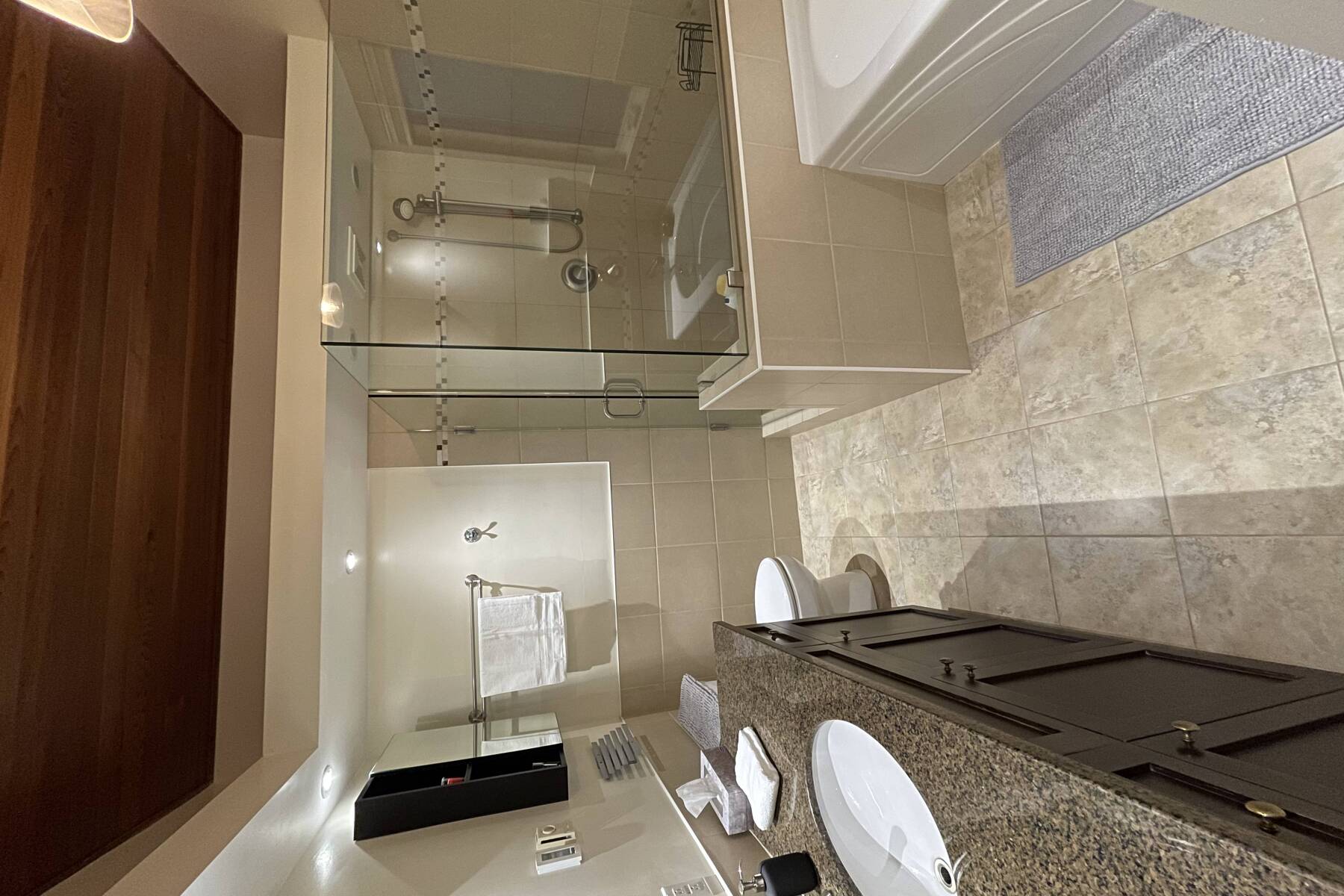 Porpoise Bay Waterfront Home, 4 bedroom, 3 bathroom