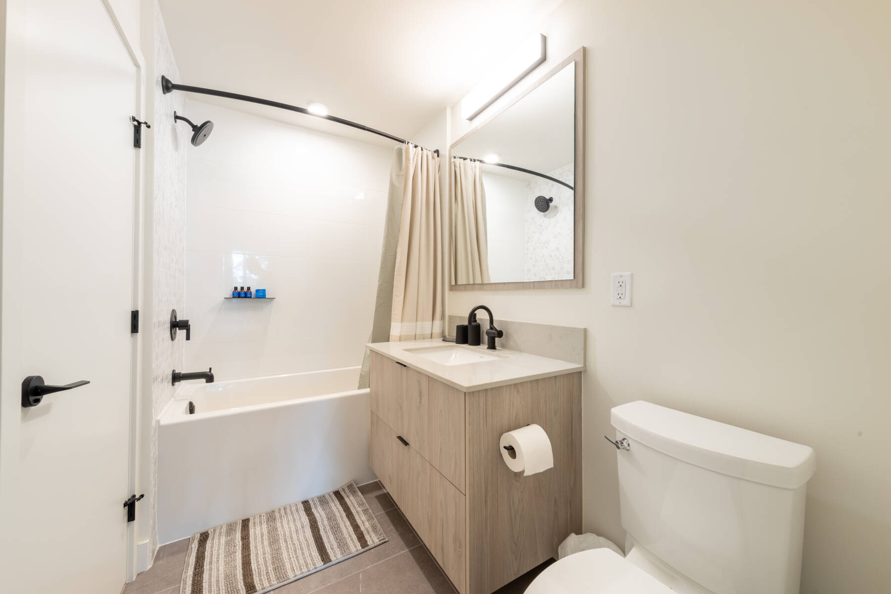 Surrey’s Urban Campus Oasis – Walk to SFU/KPU