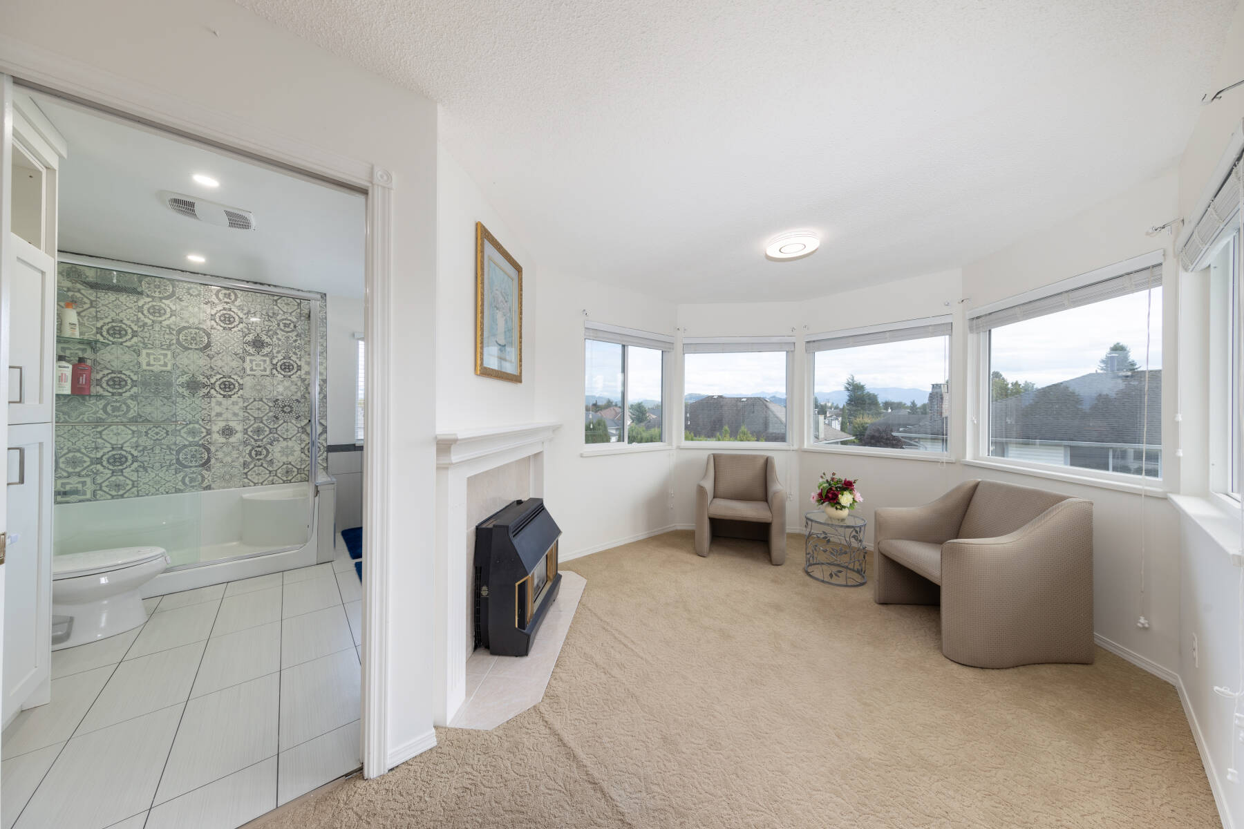 Spacious Home Close to Airport