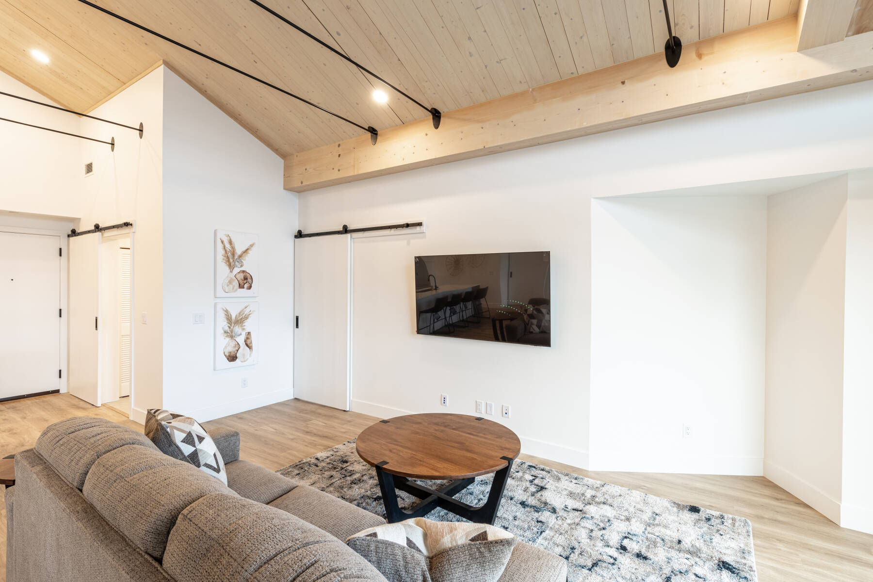 Brand New Luxury Mill Lake Penthouse