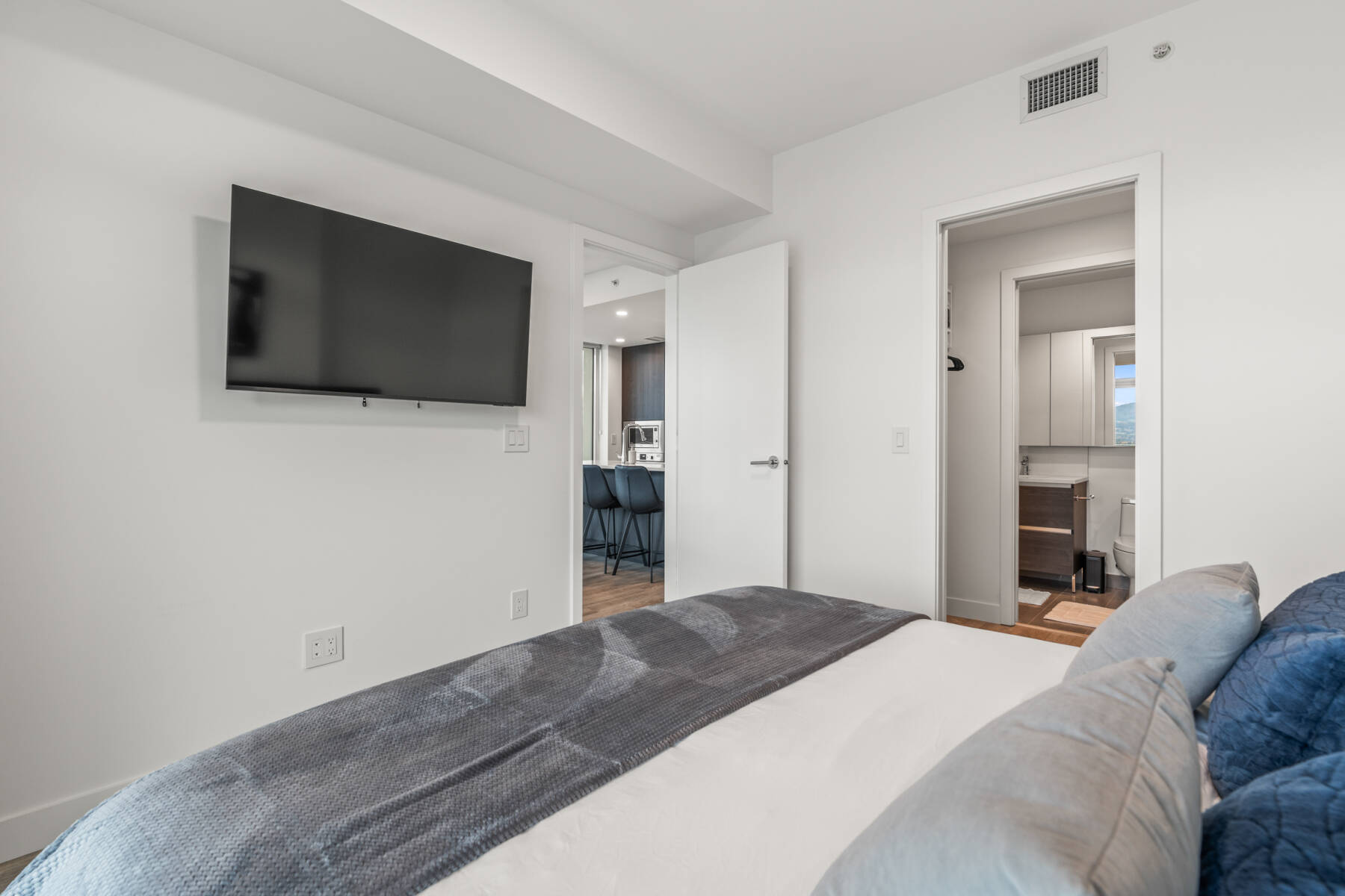 New Modern Lakefront Condo with stunning Water View