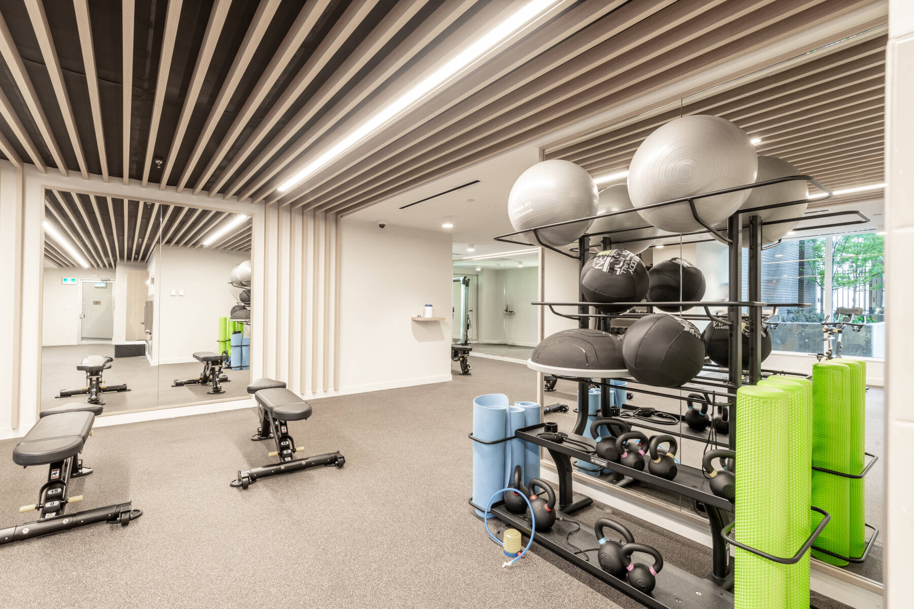 Relaxing Riverside 2BR Near Shops & Parks