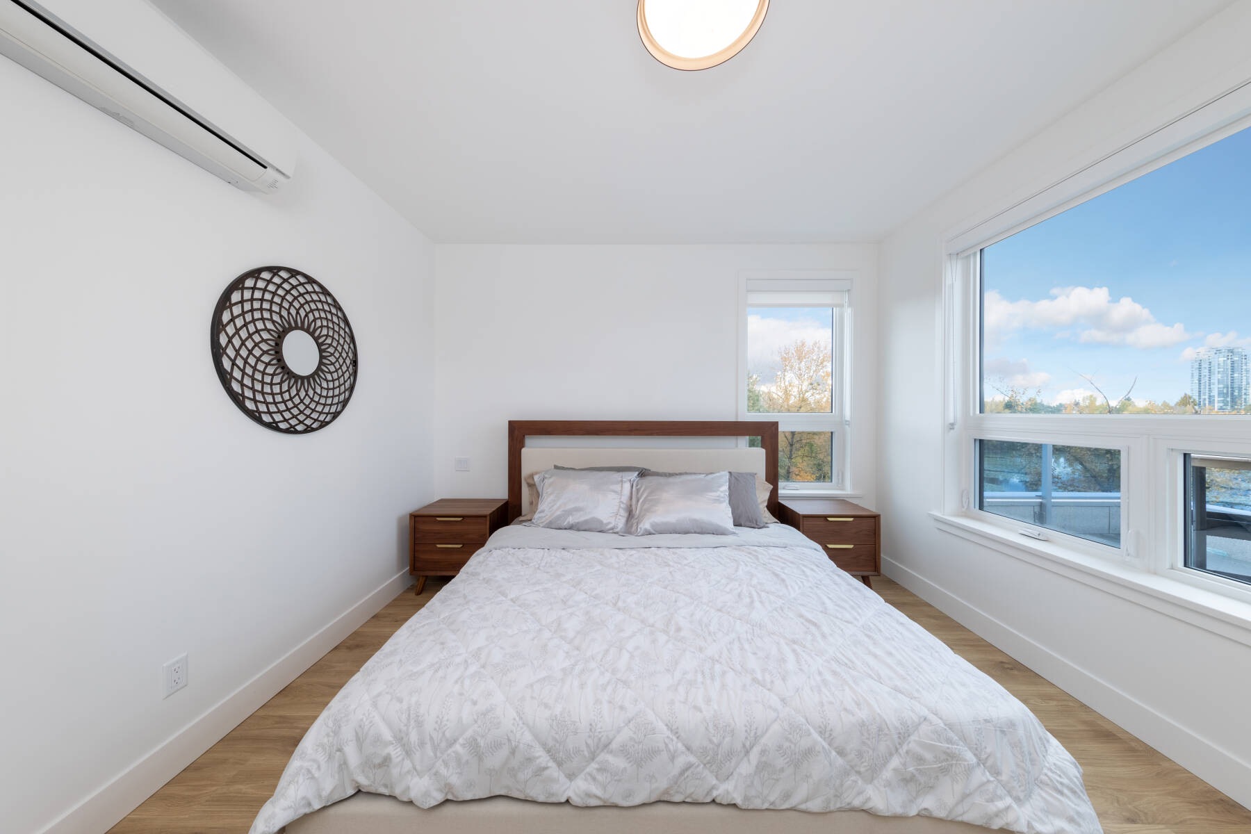 Brand New Luxury Mill Lake Penthouse