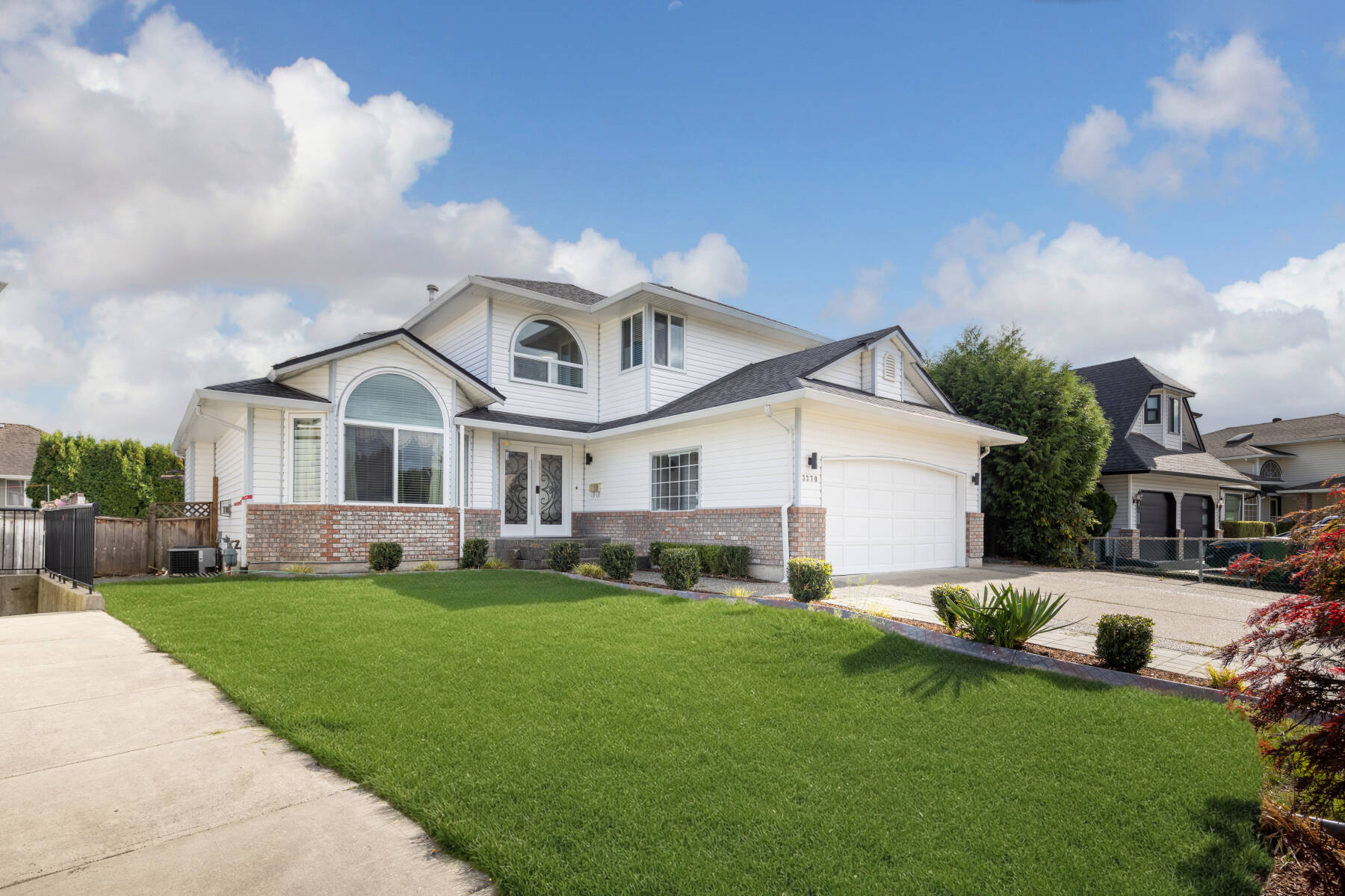 Spacious Home Close to Airport