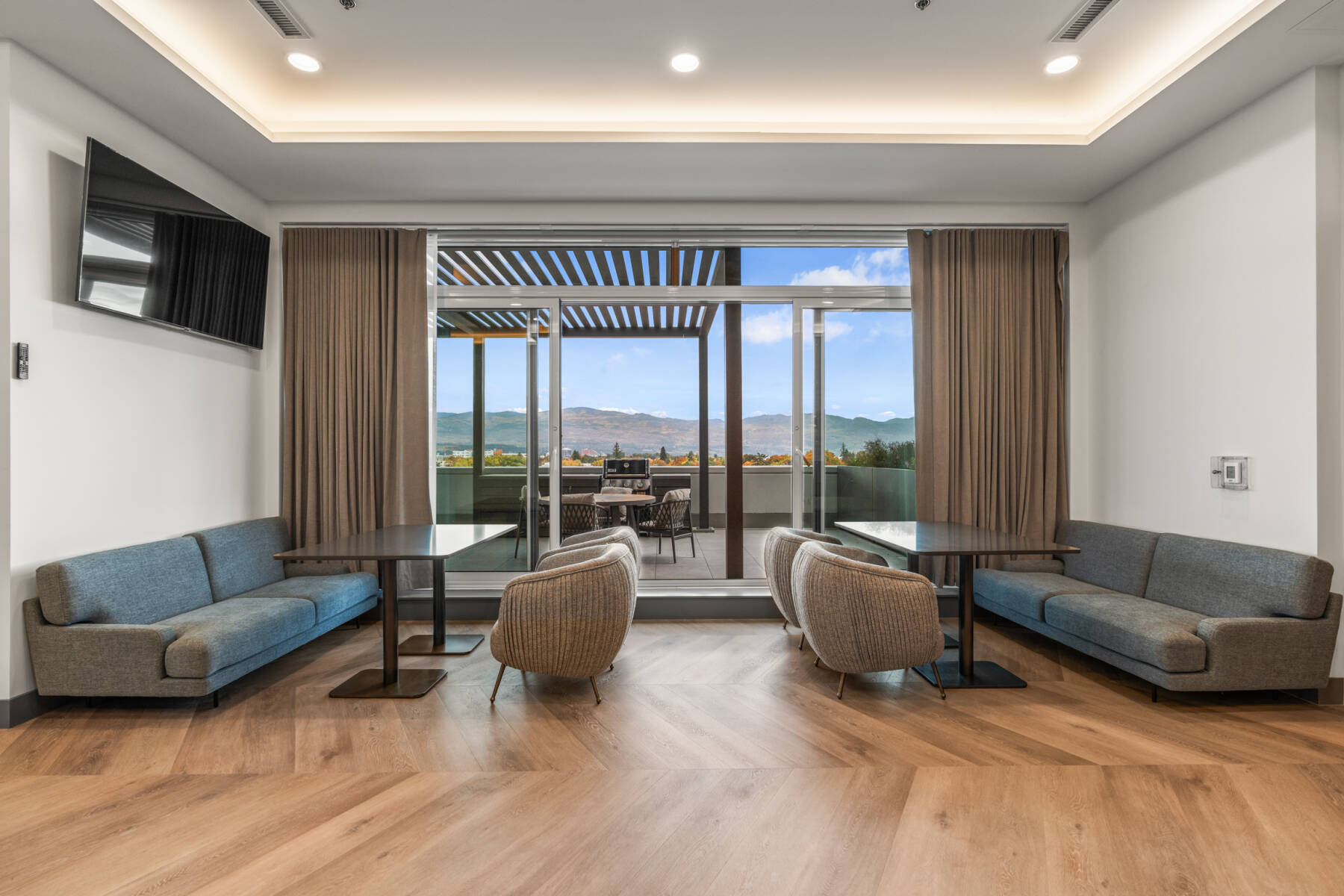 New Modern Lakefront Condo with stunning Water View