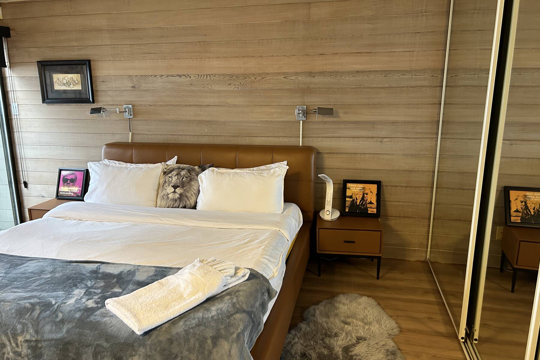 Waterfront West Van Cottage, 3 Bed, 2 Bath, Howe Sound Views