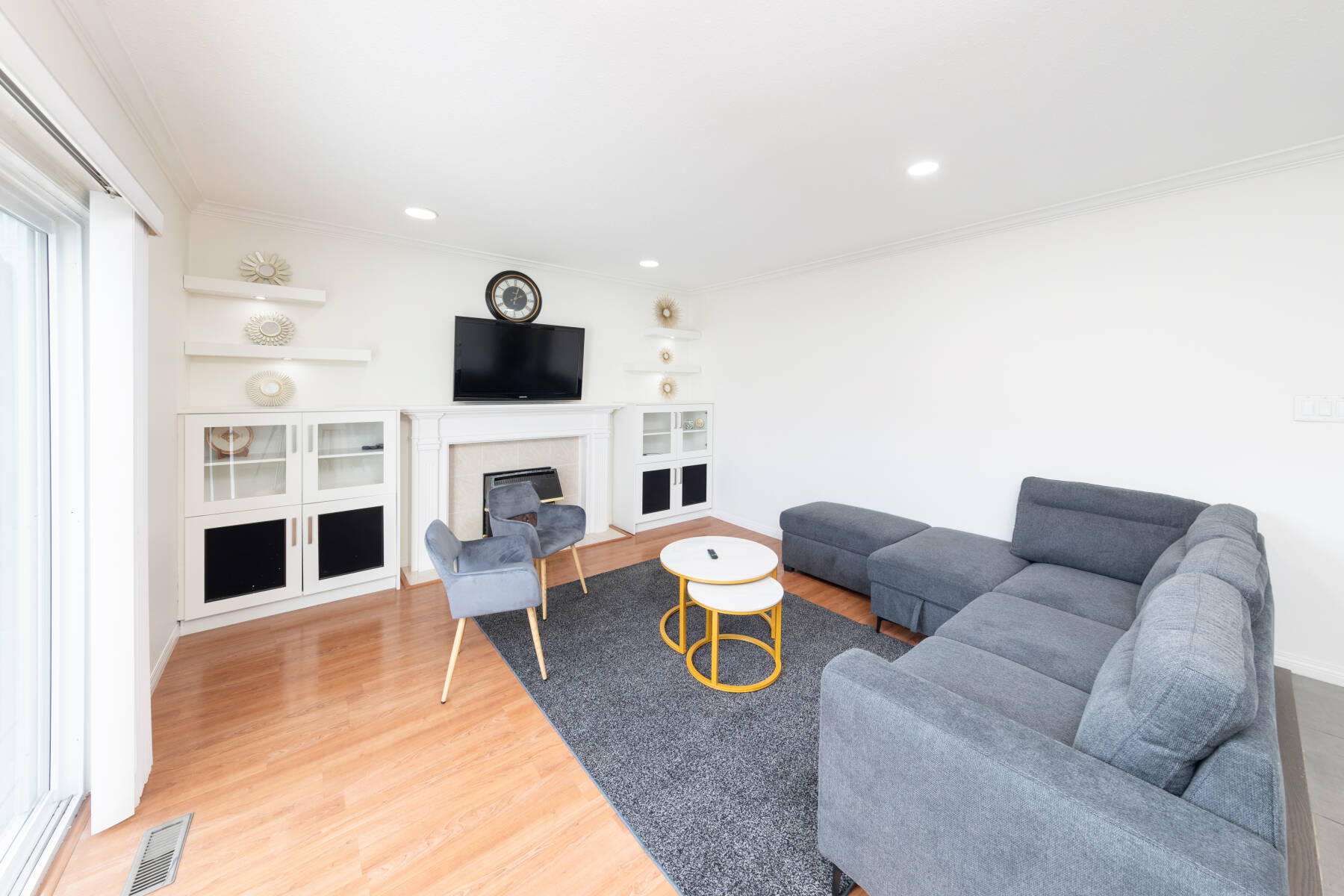 Spacious Home Close to Airport