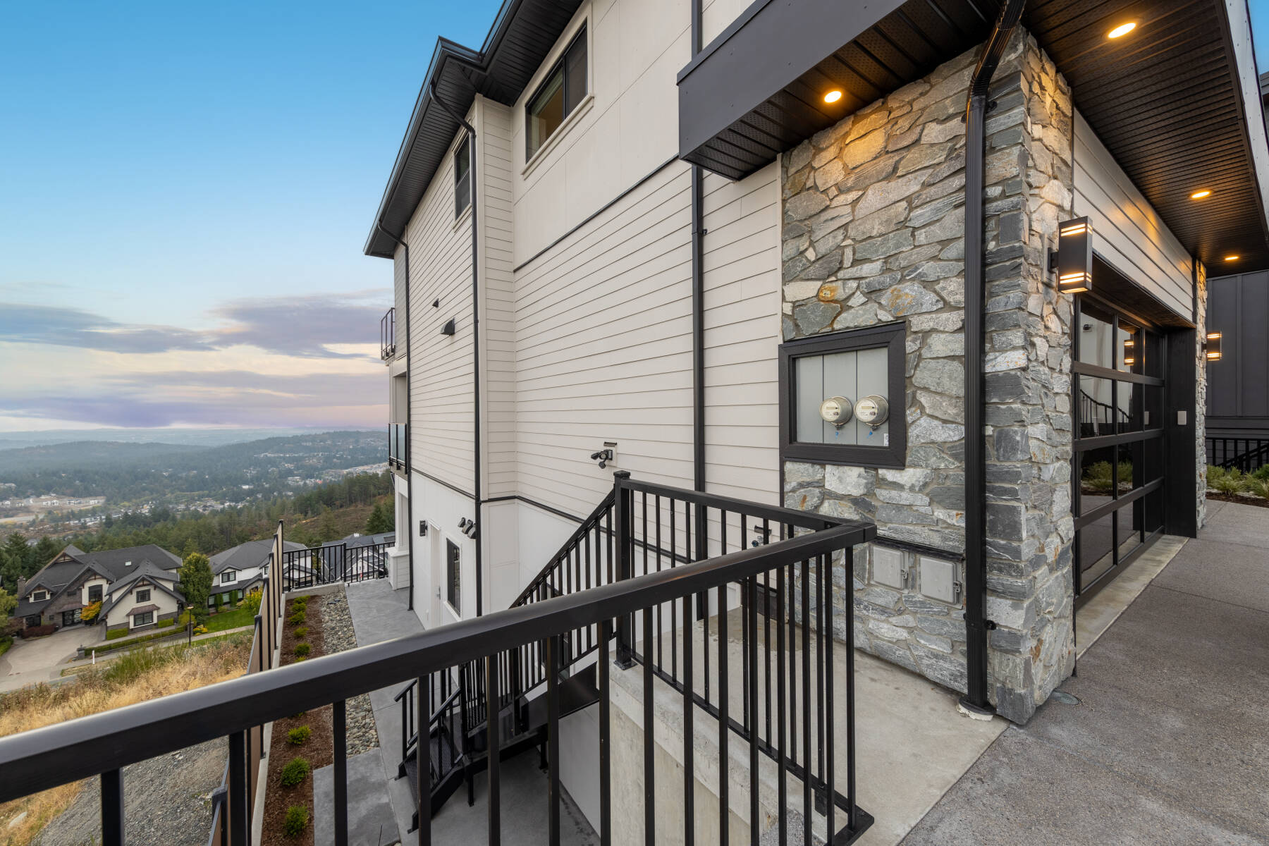 Bear Mountain Luxury Four-Bedroom House