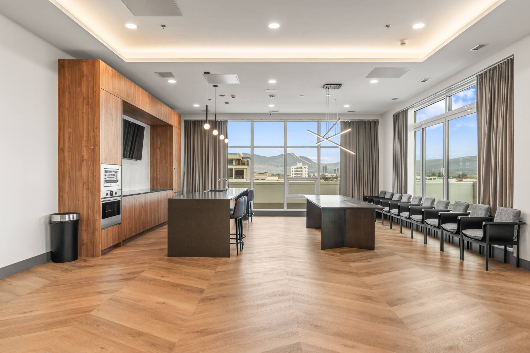 New Modern Lakefront Condo with stunning Water View