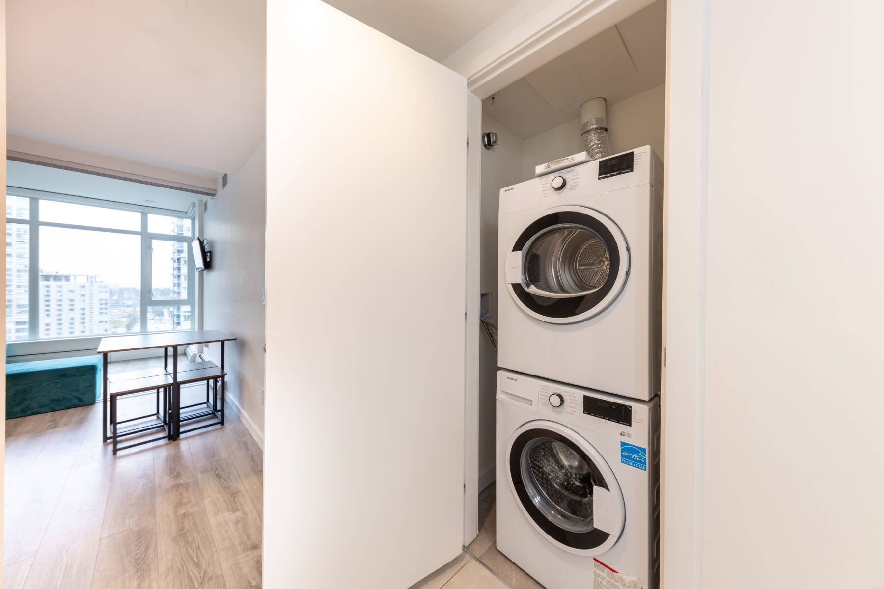 Brand New Luxury Skyline 2 Bedroom Condo 19 Floor