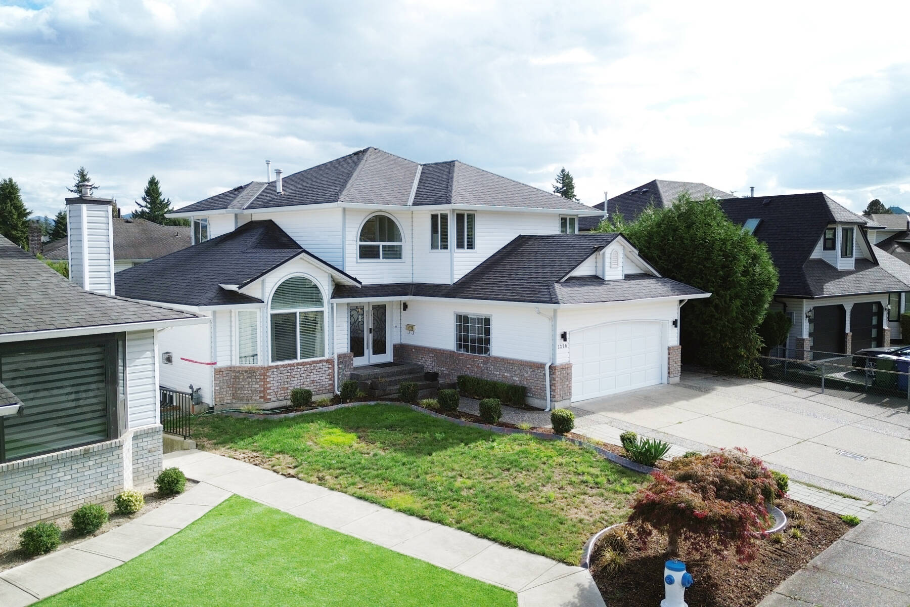 Spacious Home Close to Airport