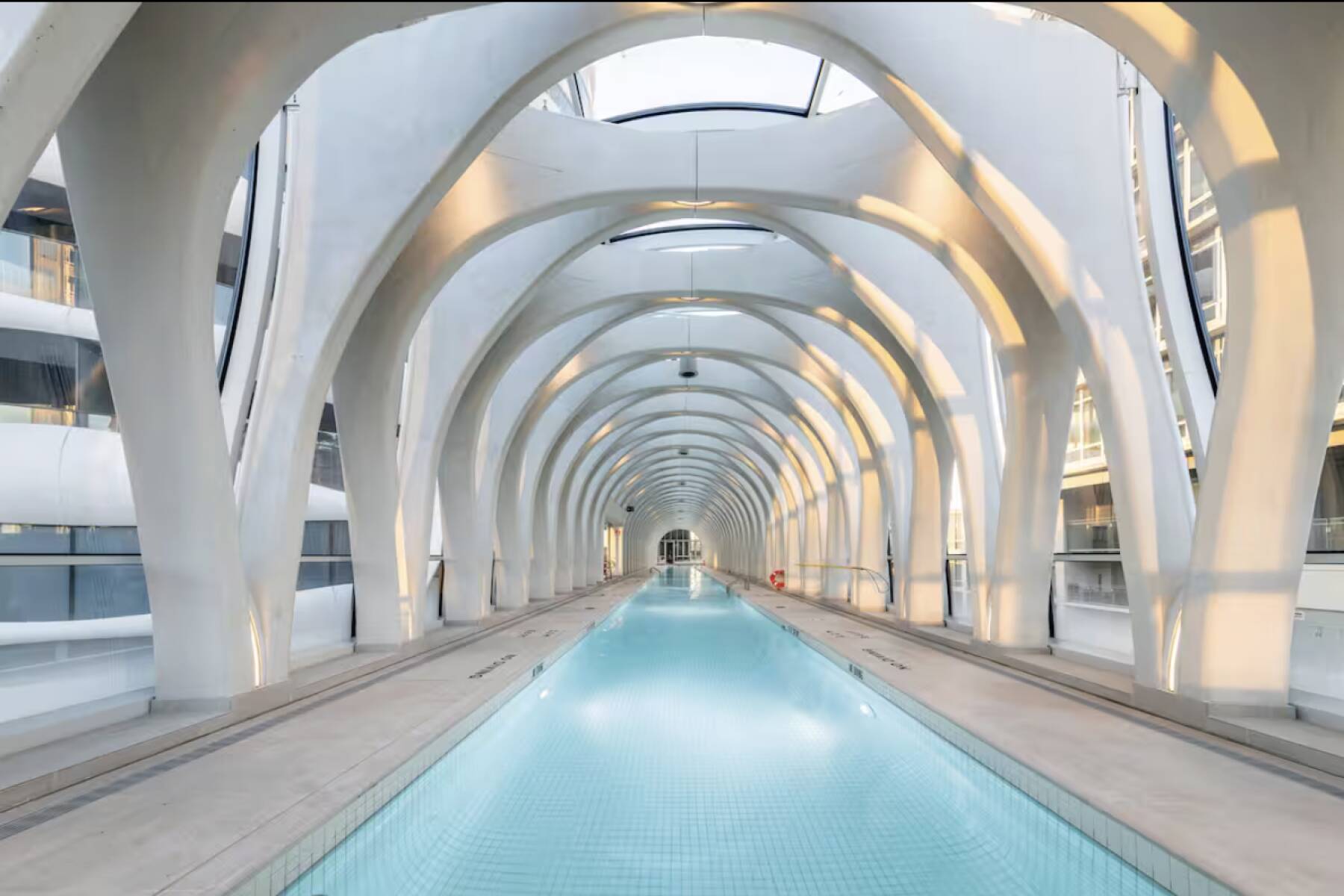 Luxury 1BR in Iconic Butterfly Tower Downtown Vancouver View