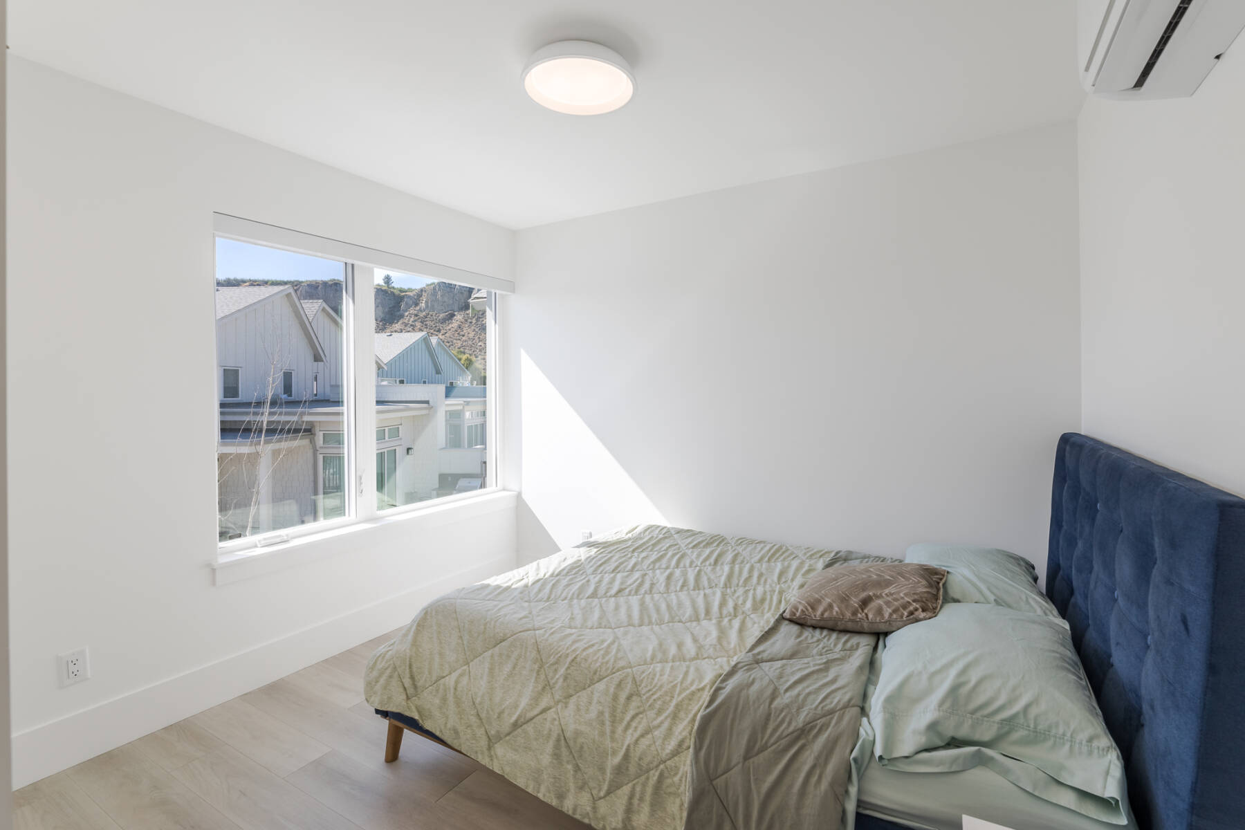 Summerland Beachfront Luxury | Pool Hot Tub & Gym