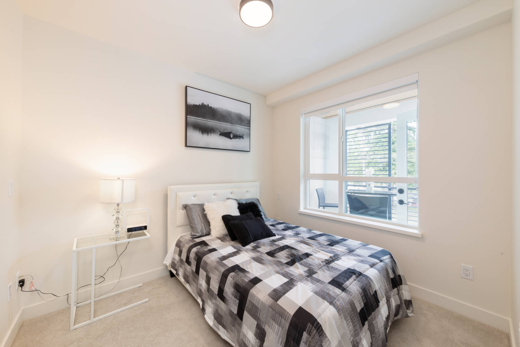 Surrey’s Urban Campus Oasis – Walk to SFU/KPU