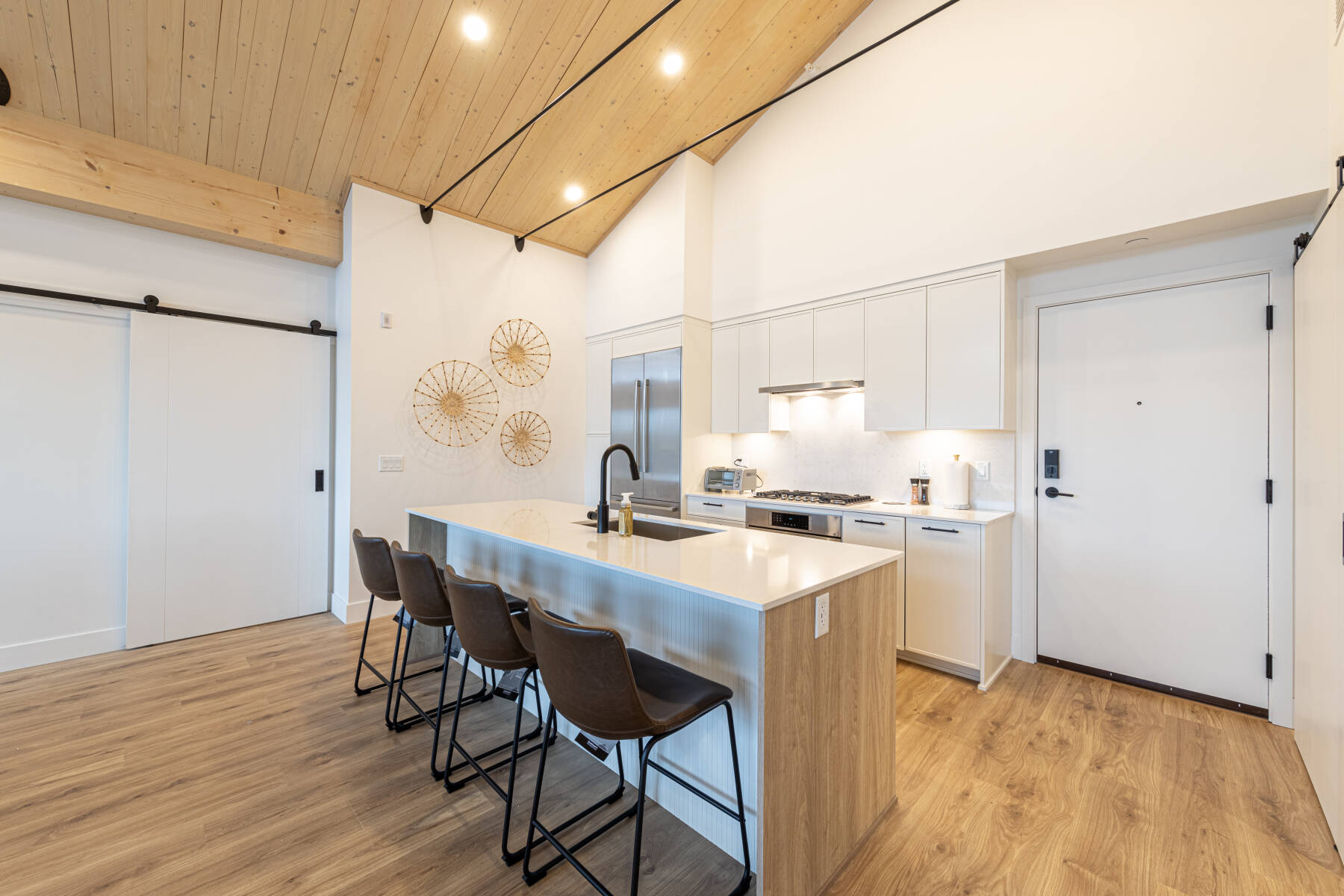 Brand New Luxury Mill Lake Penthouse