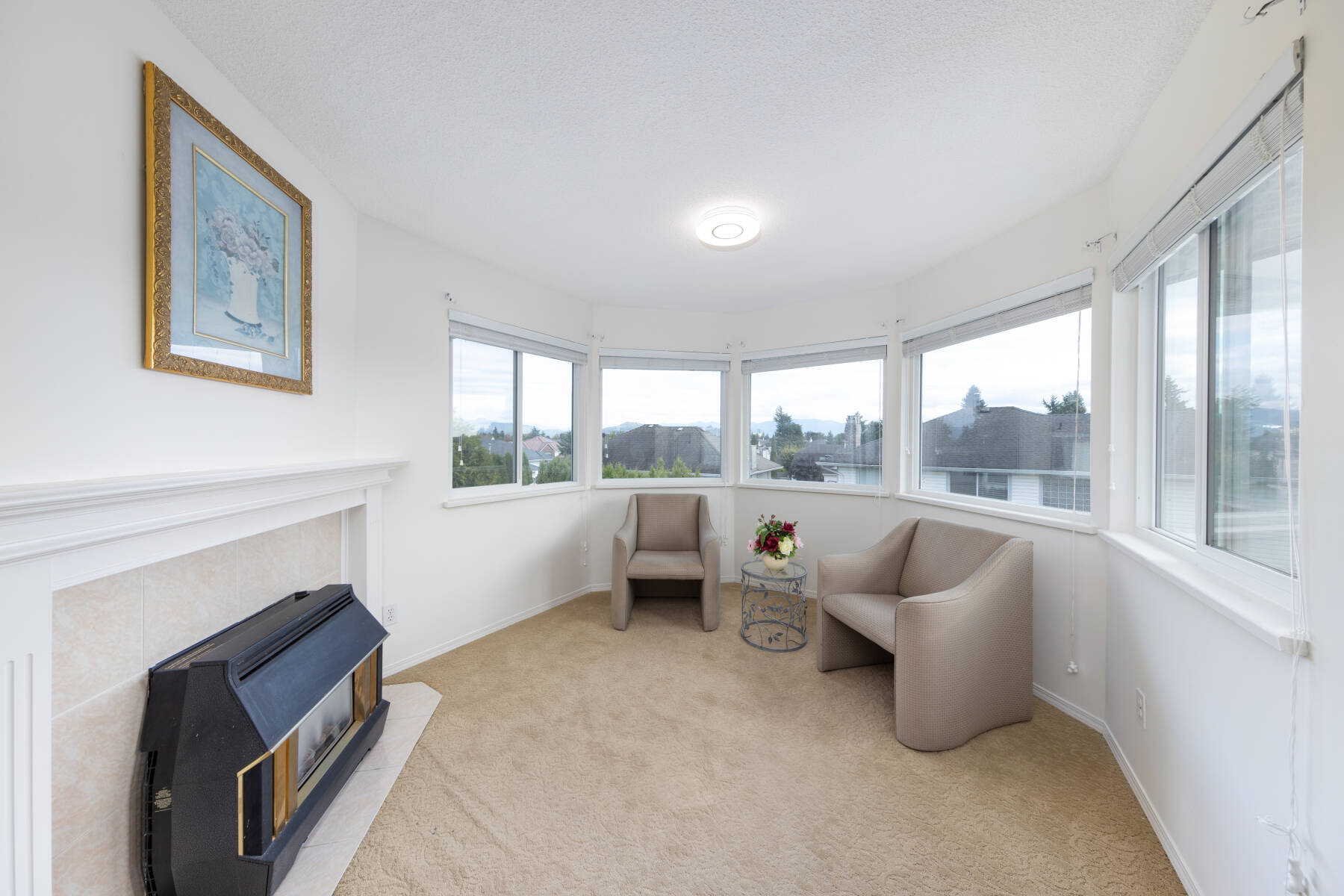 Spacious Home Close to Airport