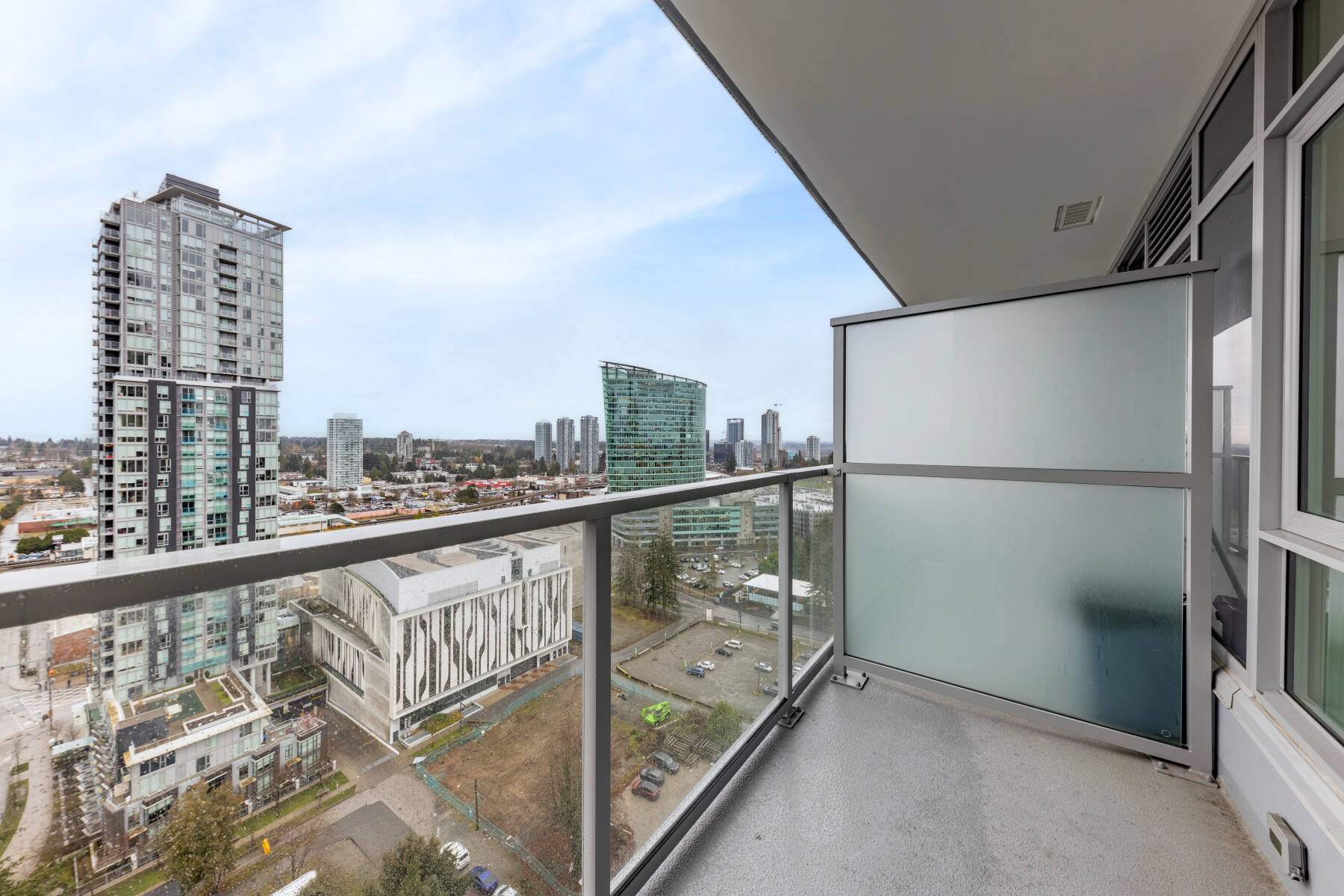 Brand New Luxury Skyline 2 Bedroom Condo 19 Floor