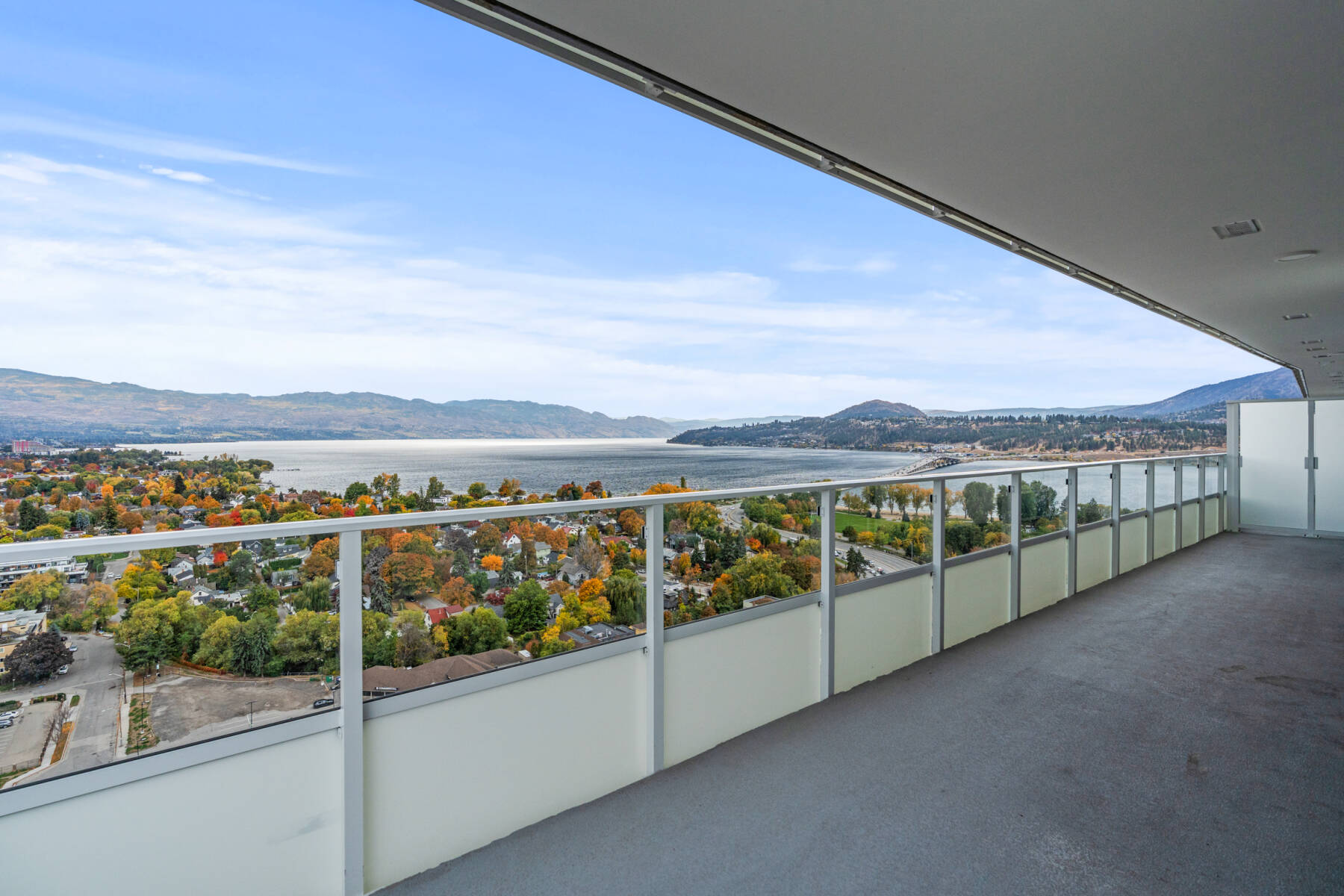 New Modern Lakefront Condo with stunning Water View