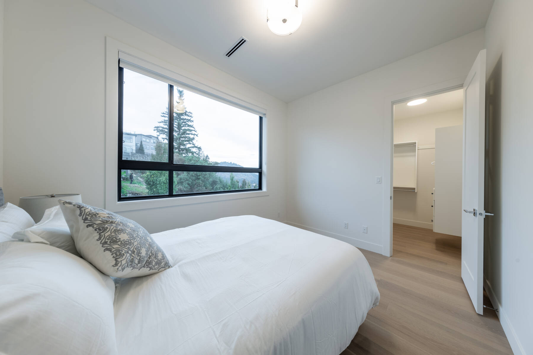 Bear Mountain Luxury Four-Bedroom House