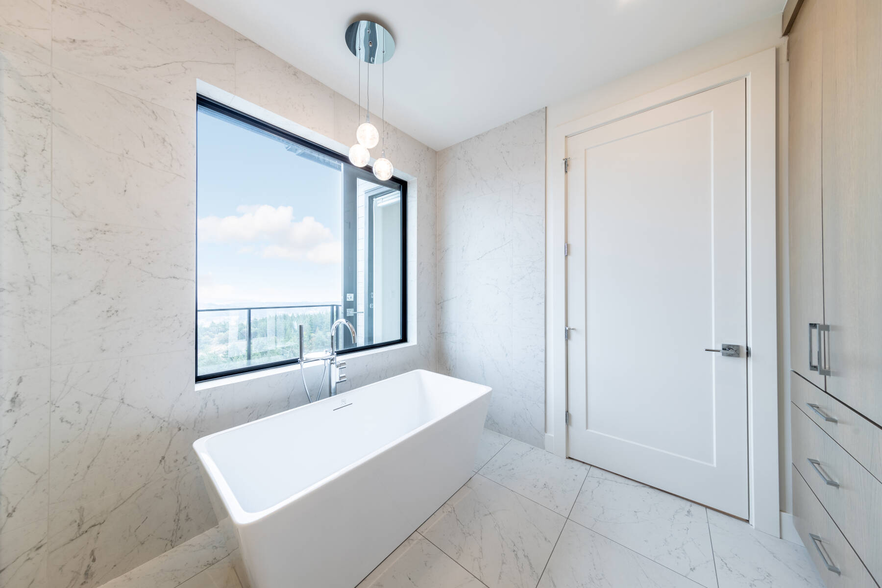 Bear Mountain Luxury Four-Bedroom House