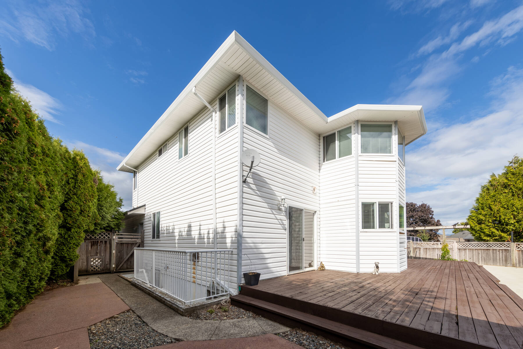 Spacious Home Close to Airport