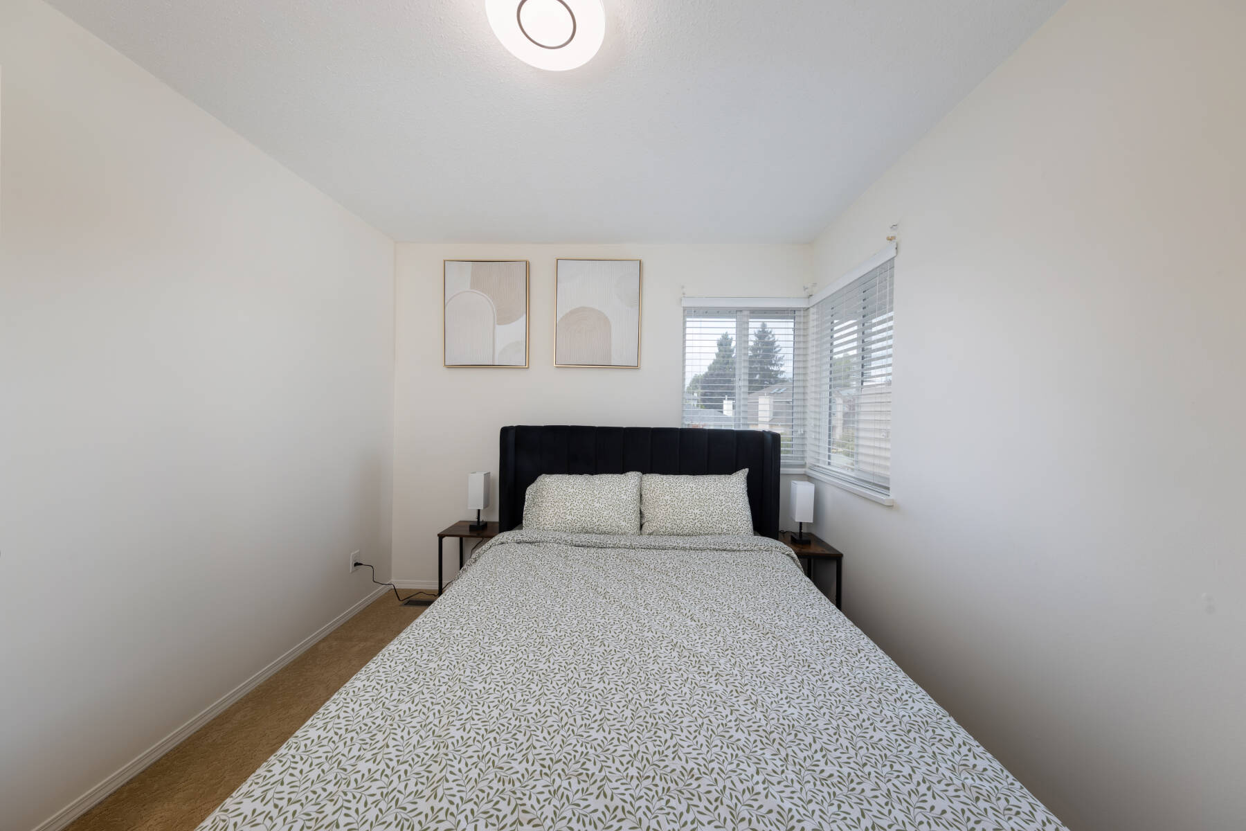 Spacious Home Close to Airport