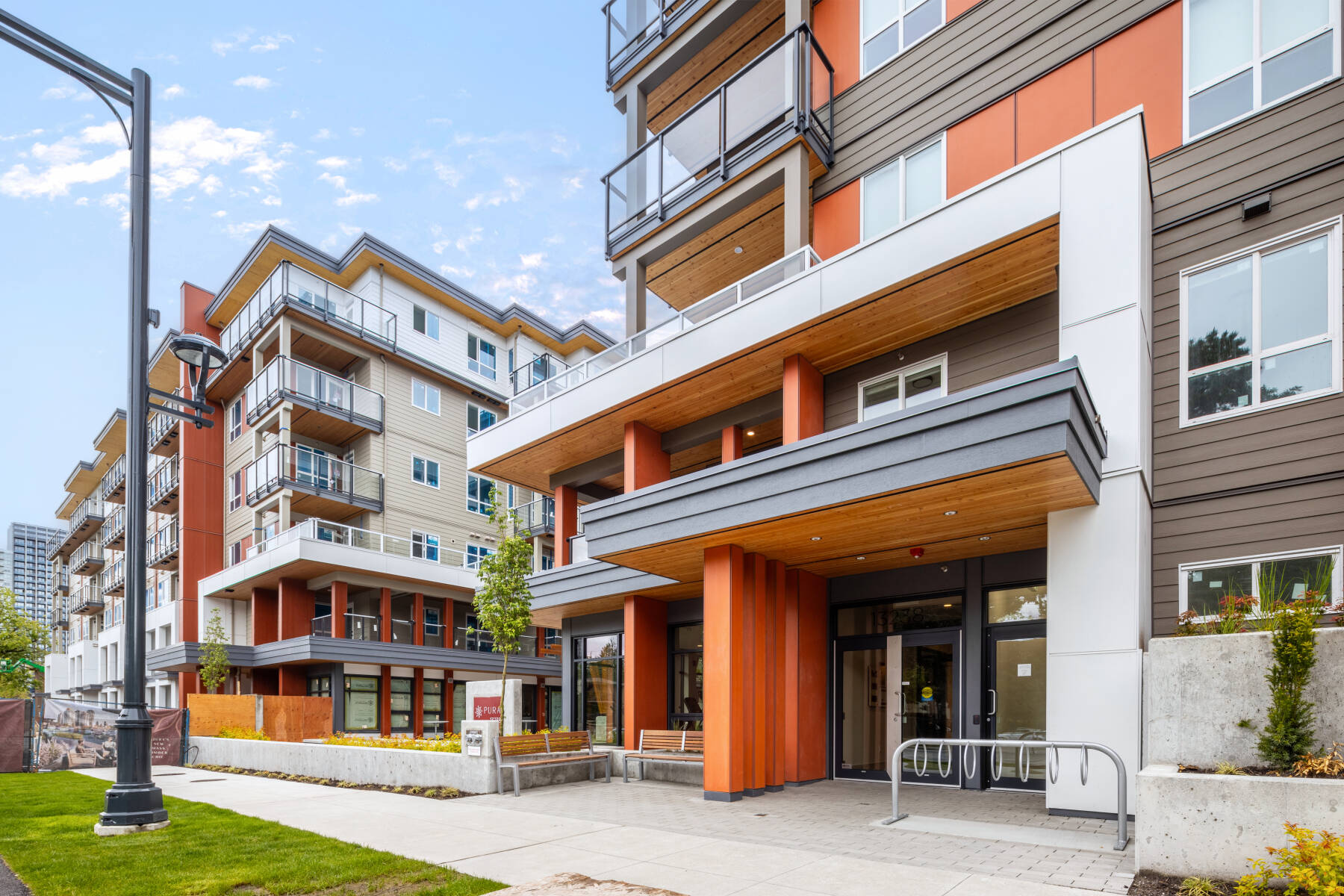 Surrey’s Urban Campus Oasis – Walk to SFU/KPU