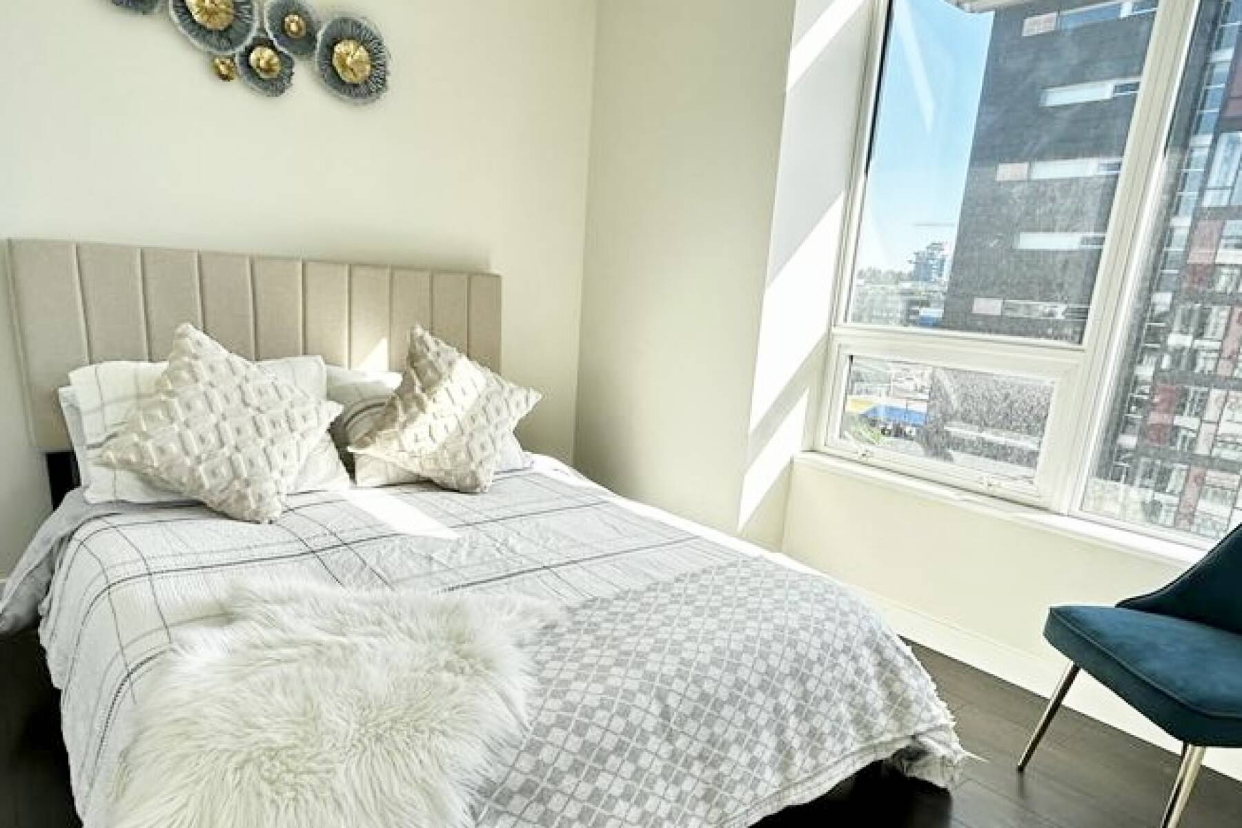 Furnished 1Bed + Office + Den in Olympic Village