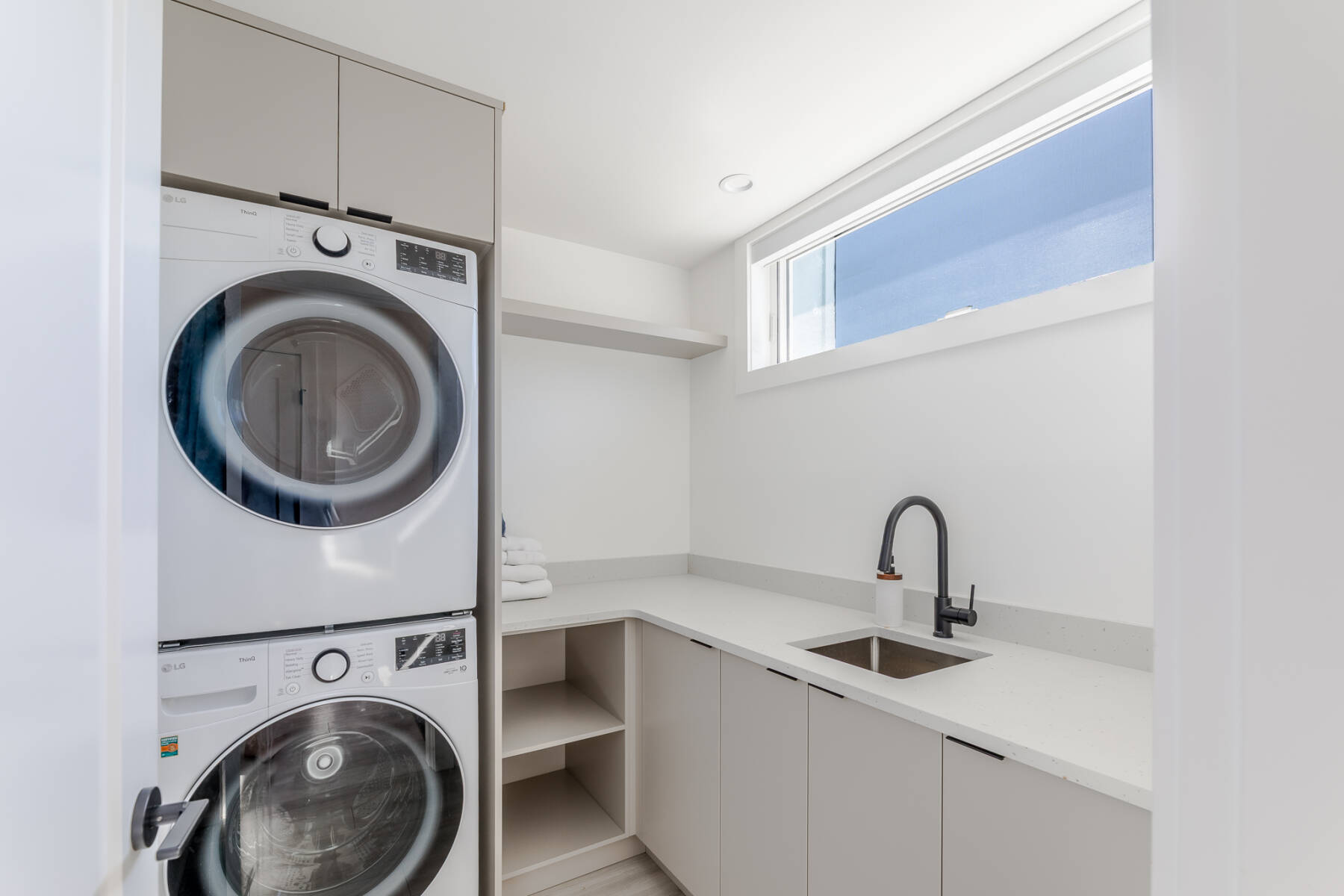 Summerland Beachfront Luxury | Pool Hot Tub & Gym