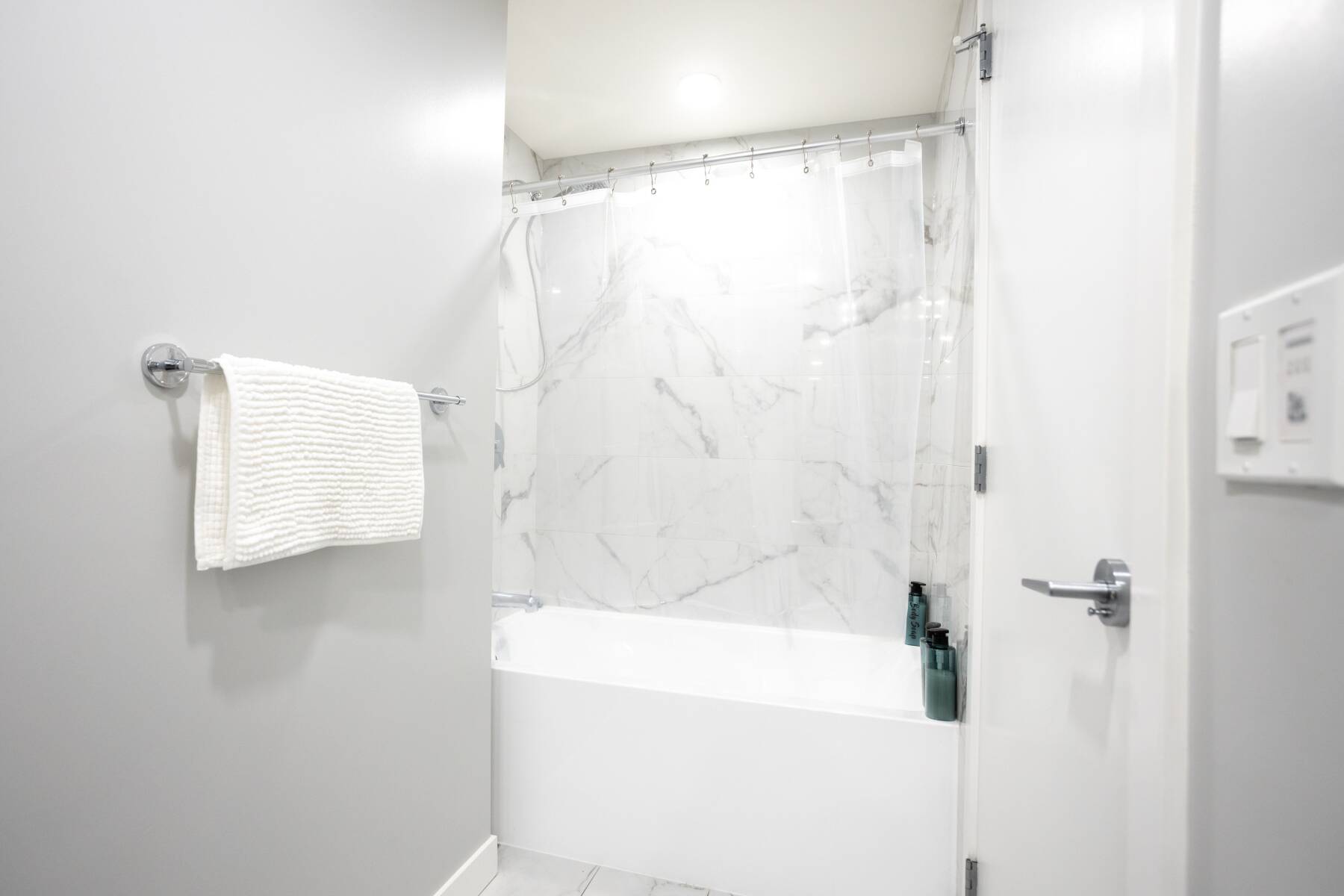 Surrey/Gateway Skyline Views 2 Bed 2 Bath