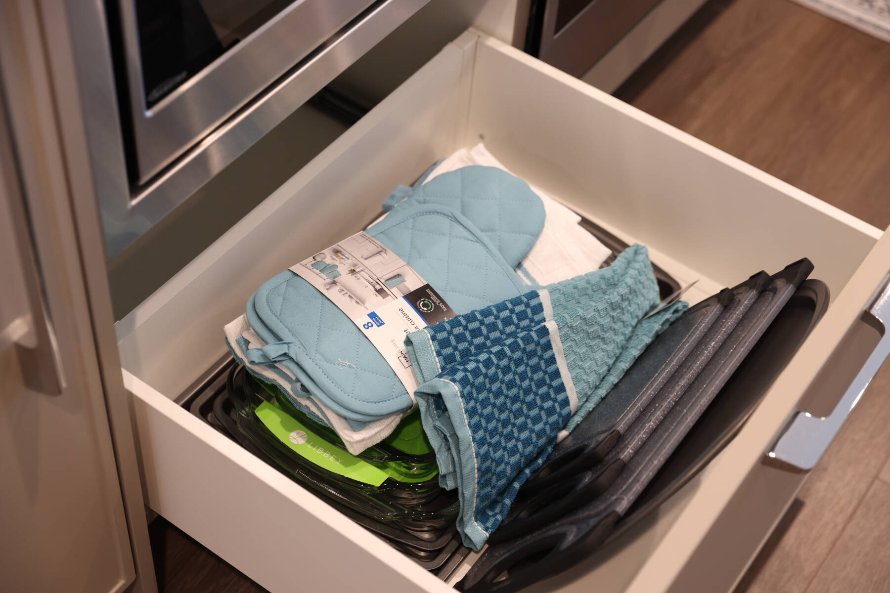 SkyTrain-Connected Modern Condo at The Hub