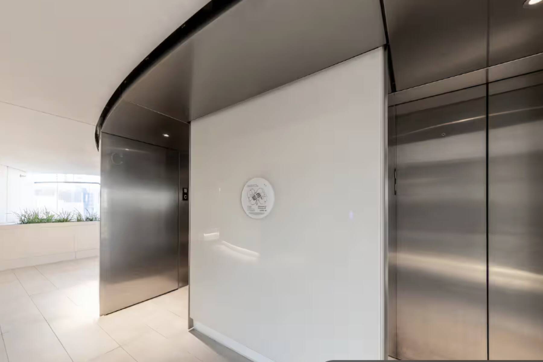 Luxury 1BR in Iconic Butterfly Tower Downtown Vancouver View