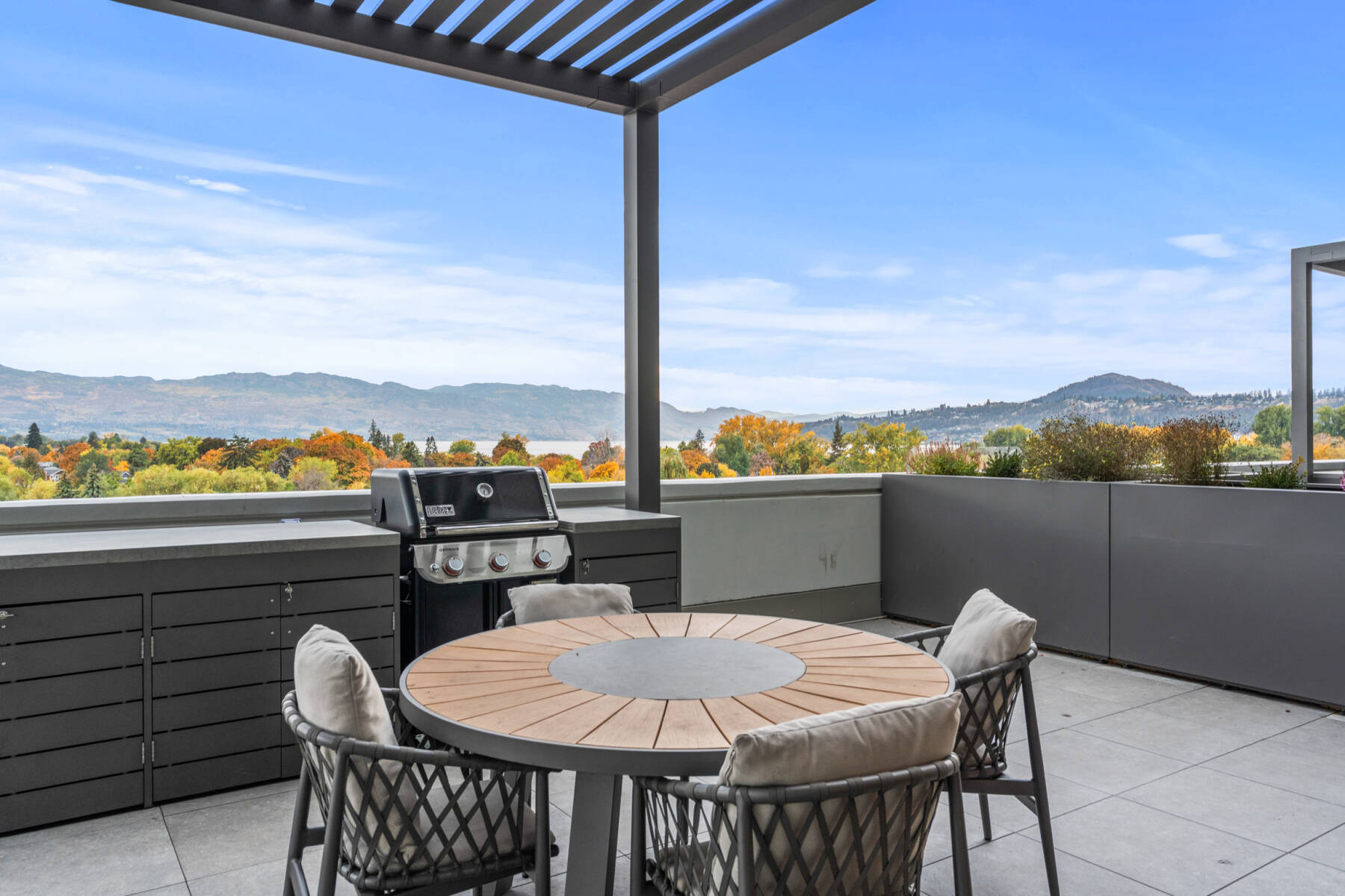 New Modern Lakefront Condo with stunning Water View