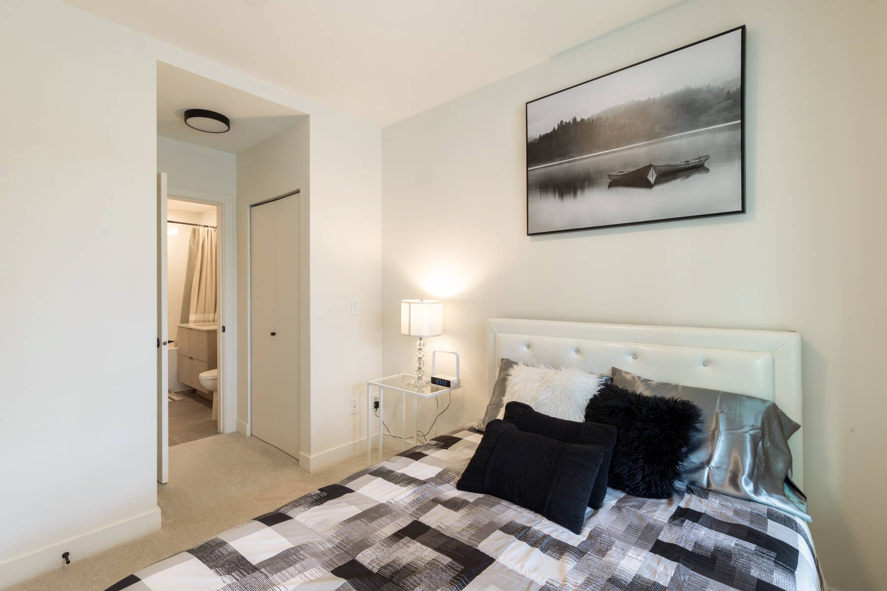 Surrey’s Urban Campus Oasis – Walk to SFU/KPU