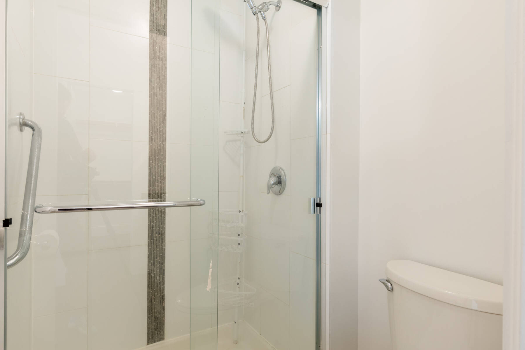 The Langley Courtyard Home | 2BR, 2BA for 6 Guests