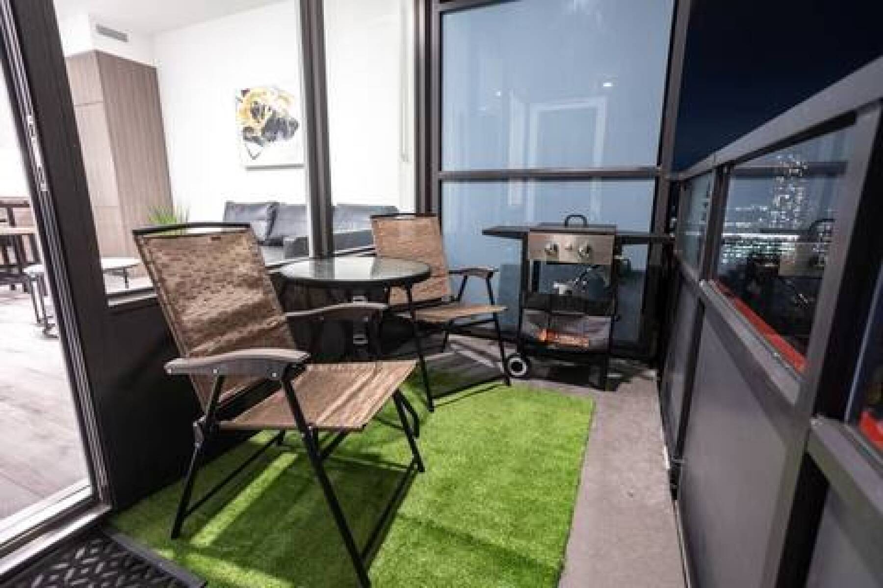 Surrey/Gateway Skyline Views 2 Bed 2 Bath