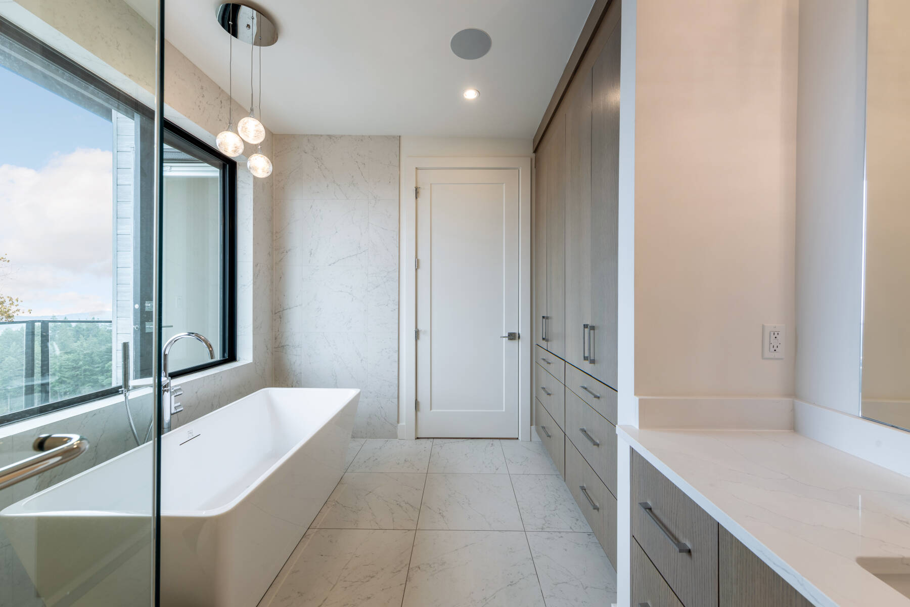 Bear Mountain Luxury Four-Bedroom House