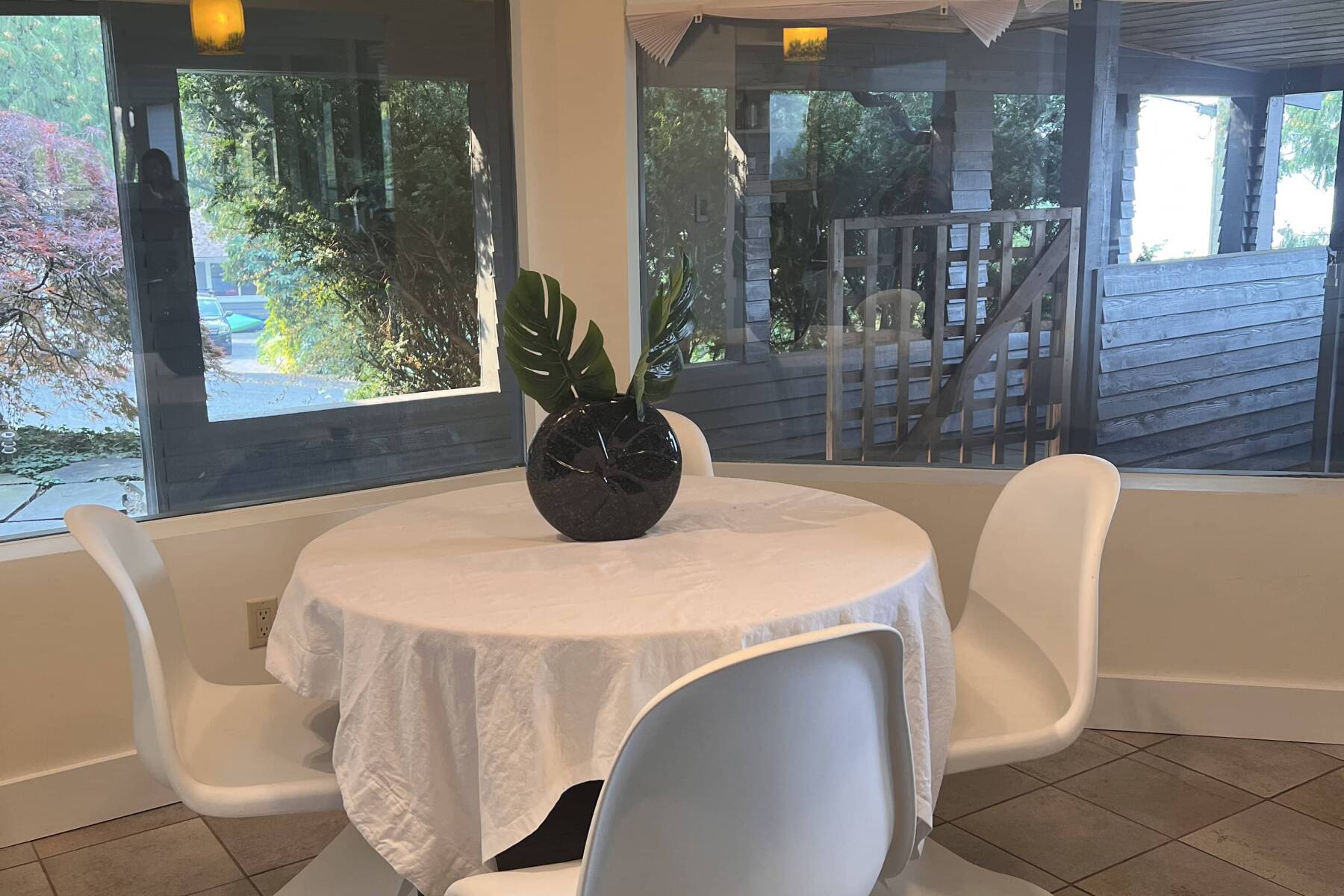 5-Bedroom North Van Home with Pool/Hot Tub, Beautiful Views