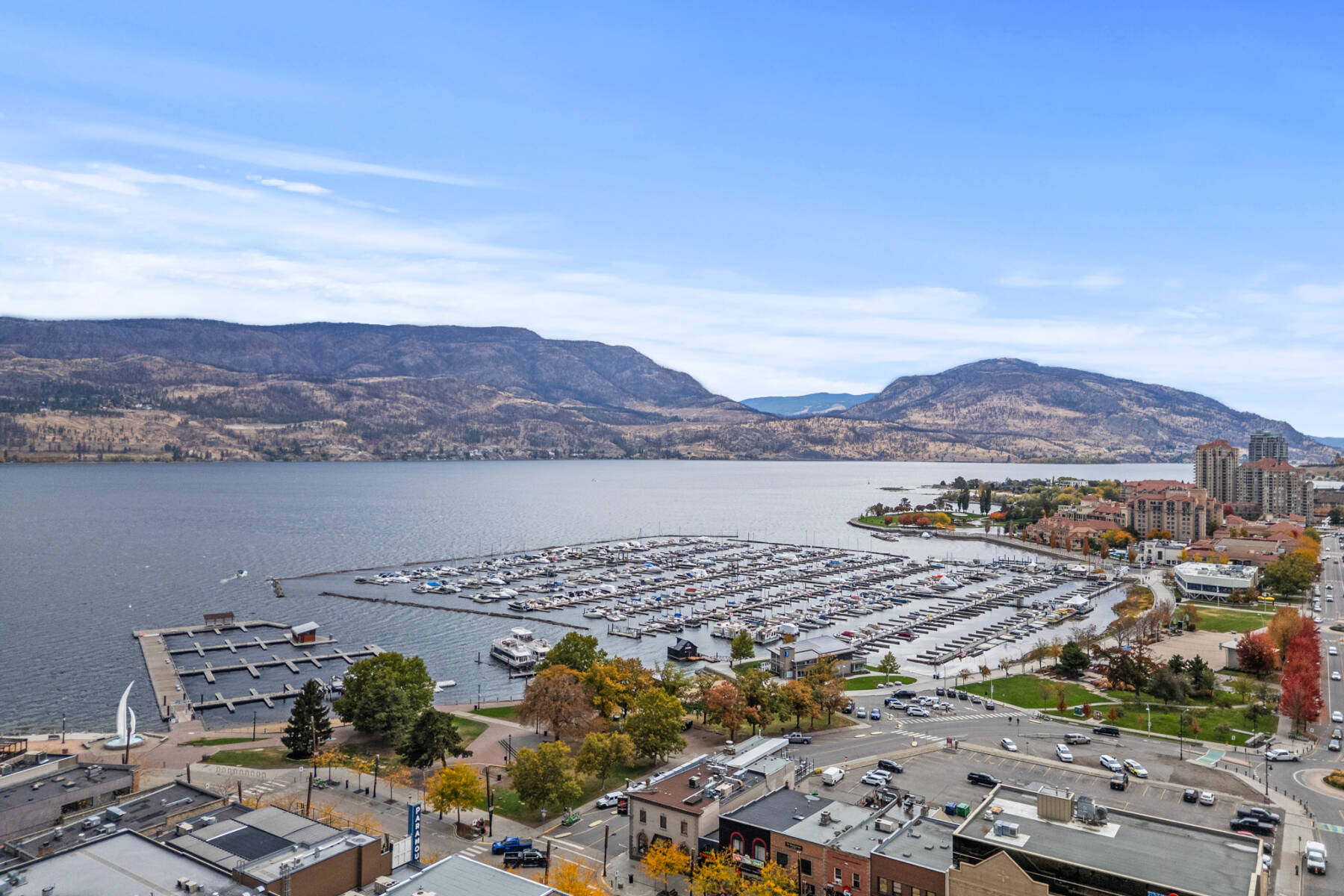 New Modern Lakefront Condo with stunning Water View