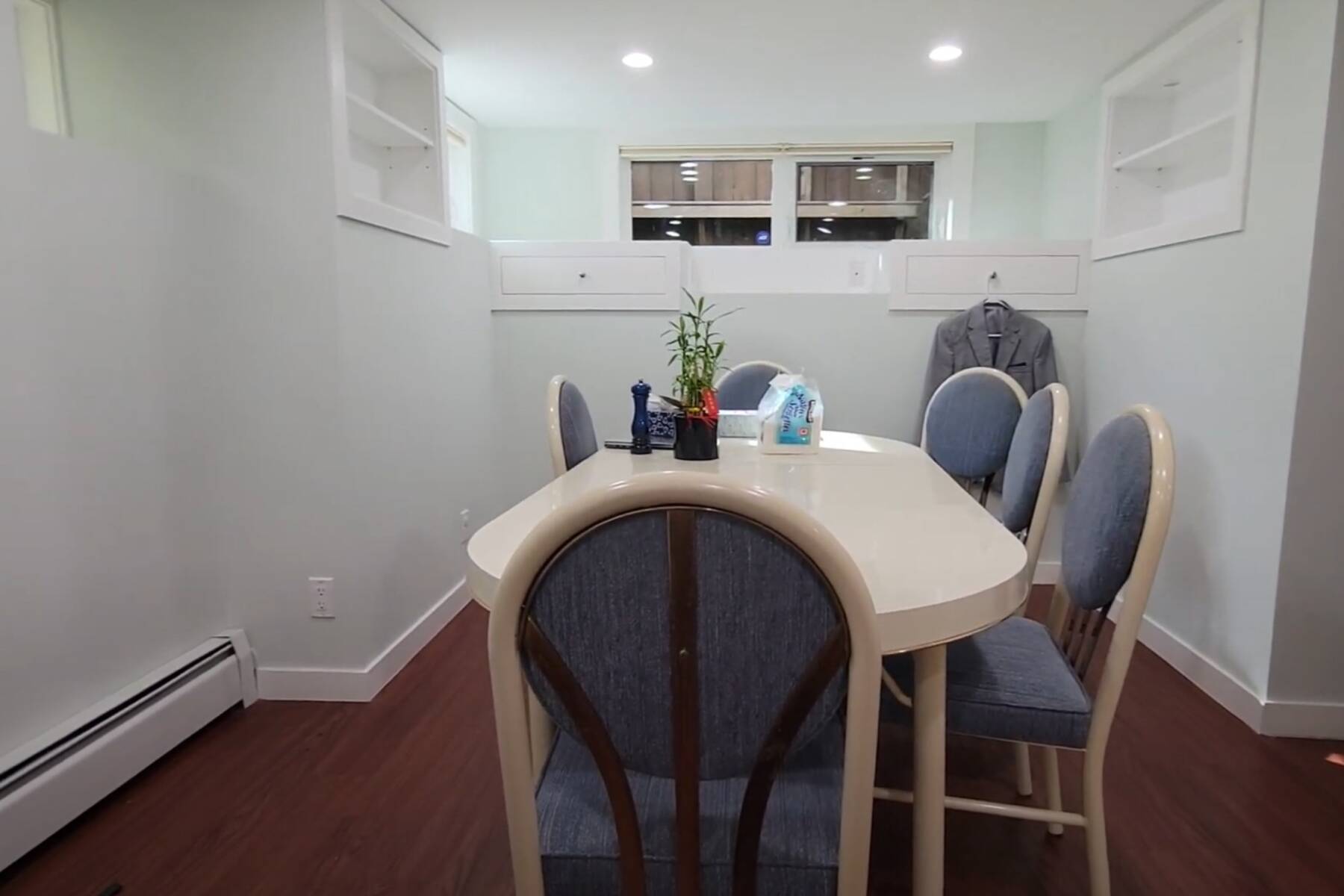 Location! Spacious suite near Dundarave and Waterfront