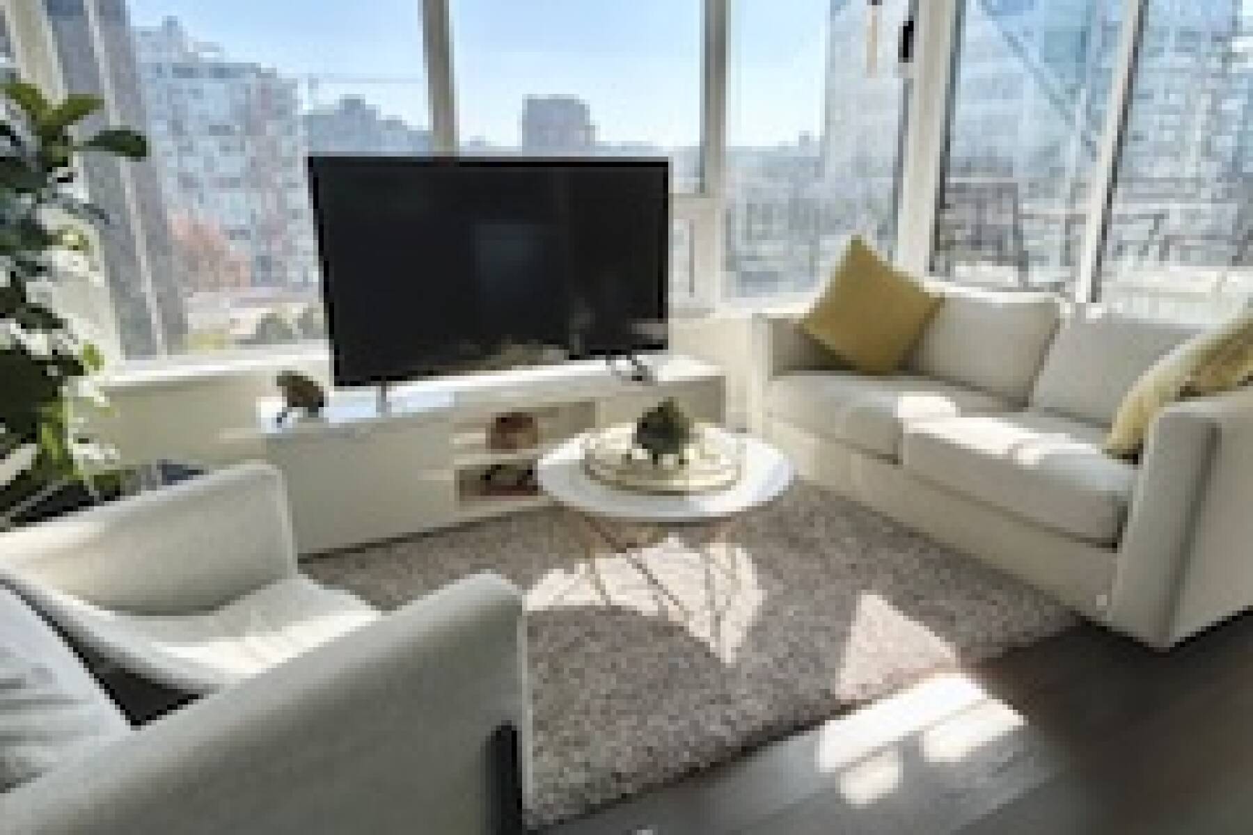 Furnished 1Bed + Office + Den in Olympic Village