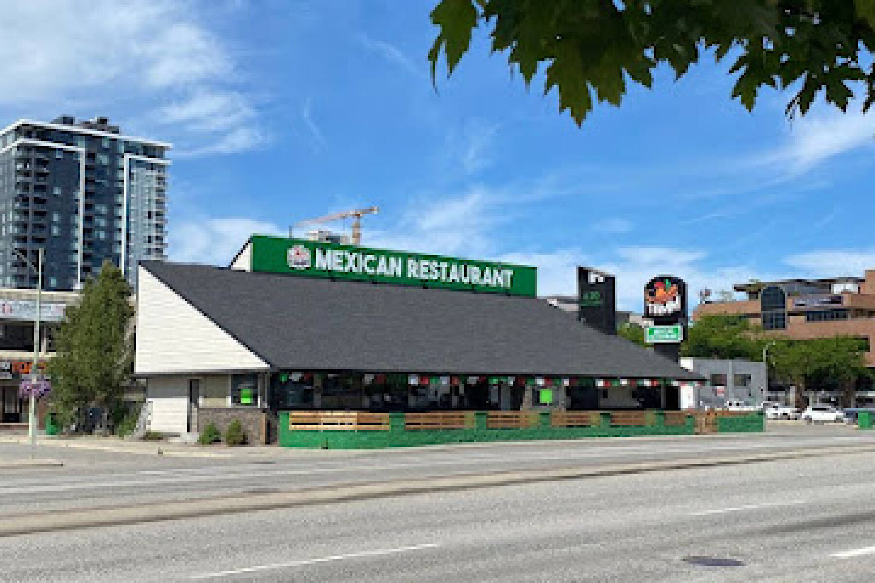 New Modern Lakefront Condo with stunning Water View