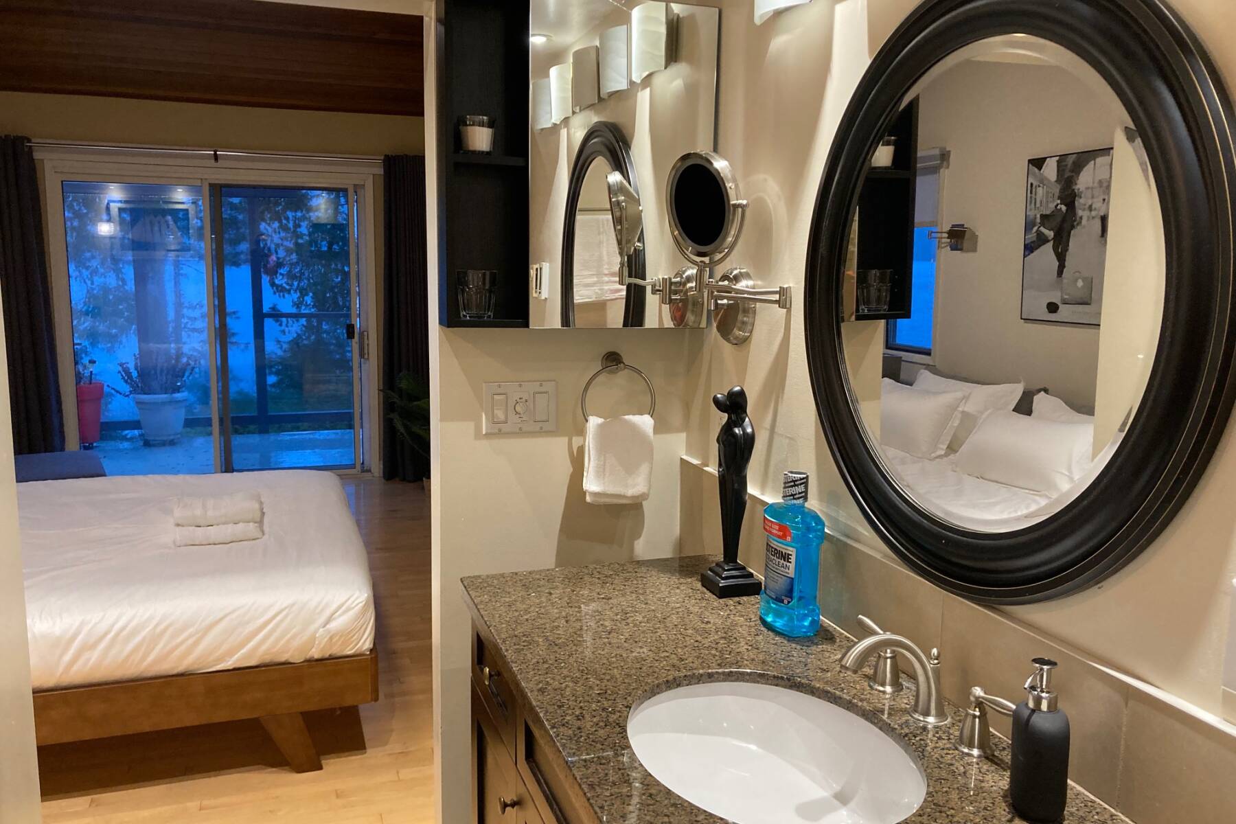 Porpoise Bay Waterfront Home, 4 bedroom, 3 bathroom