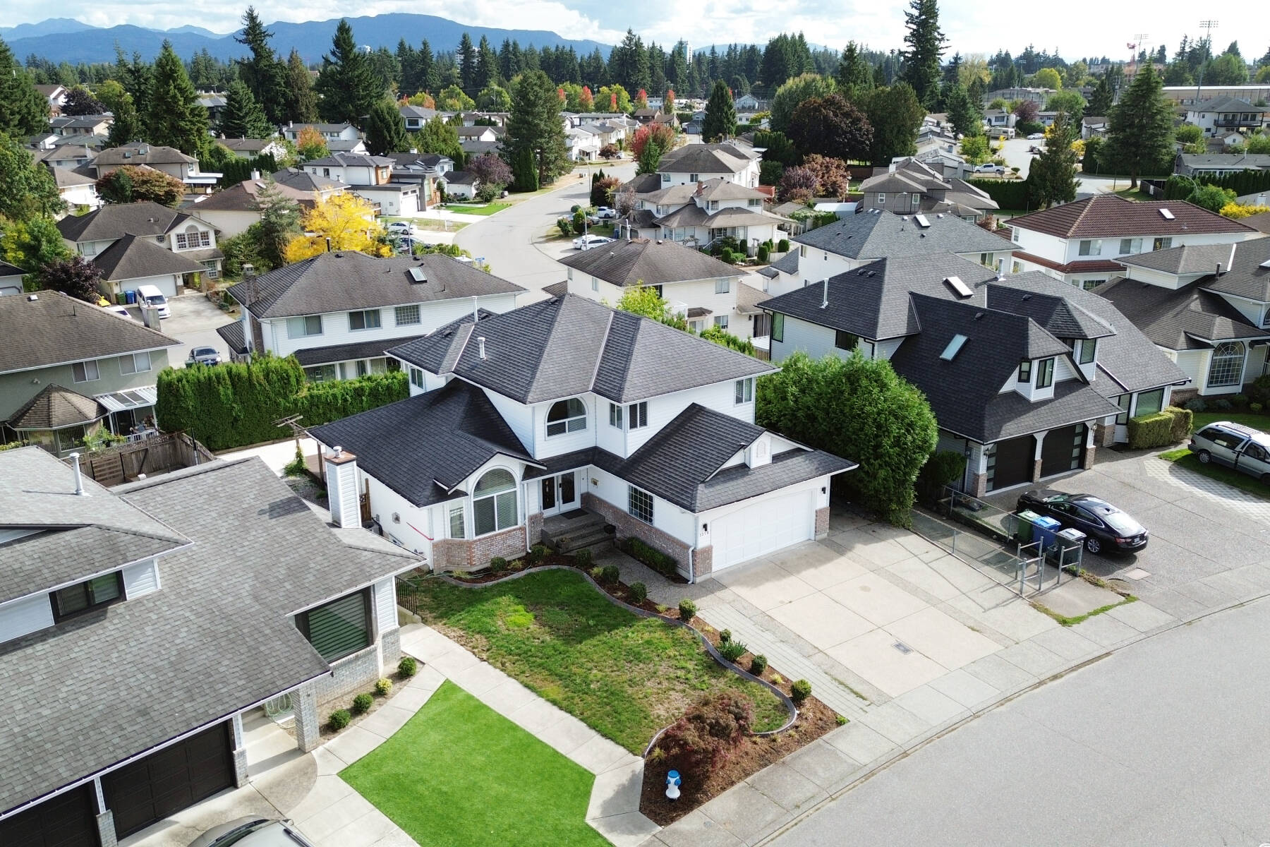 Spacious Home Close to Airport