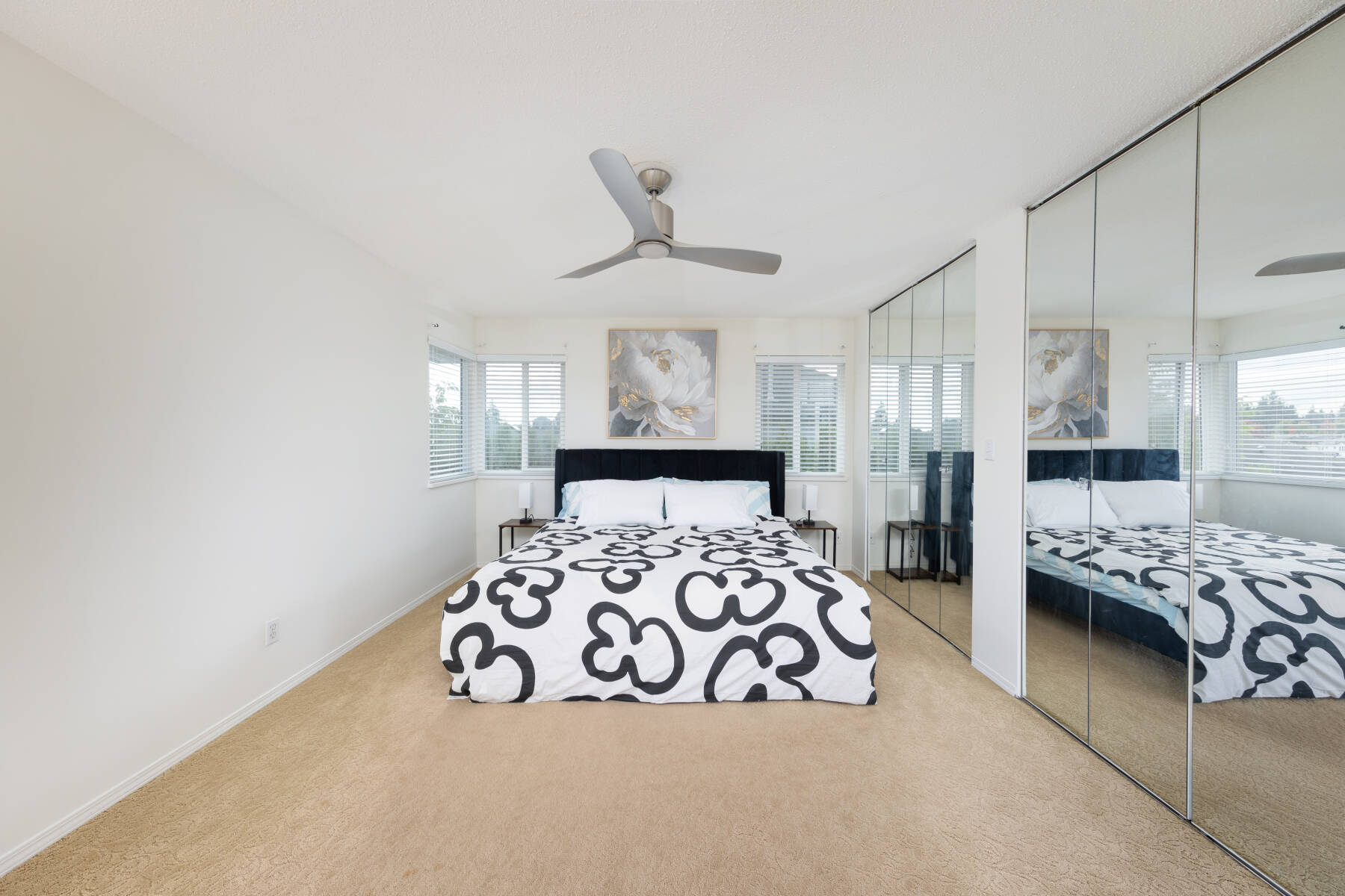 Spacious Home Close to Airport