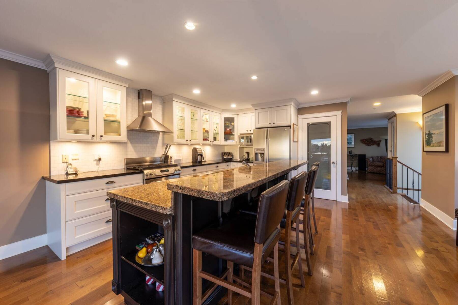 White Rock Beach House walking distance to beach