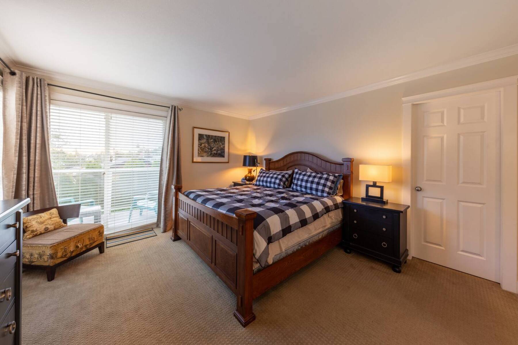 White Rock Beach House walking distance to beach