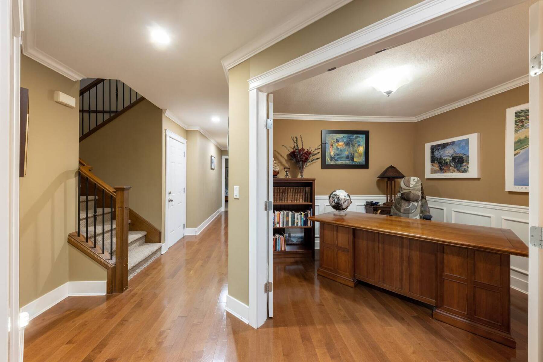 White Rock Beach House walking distance to beach