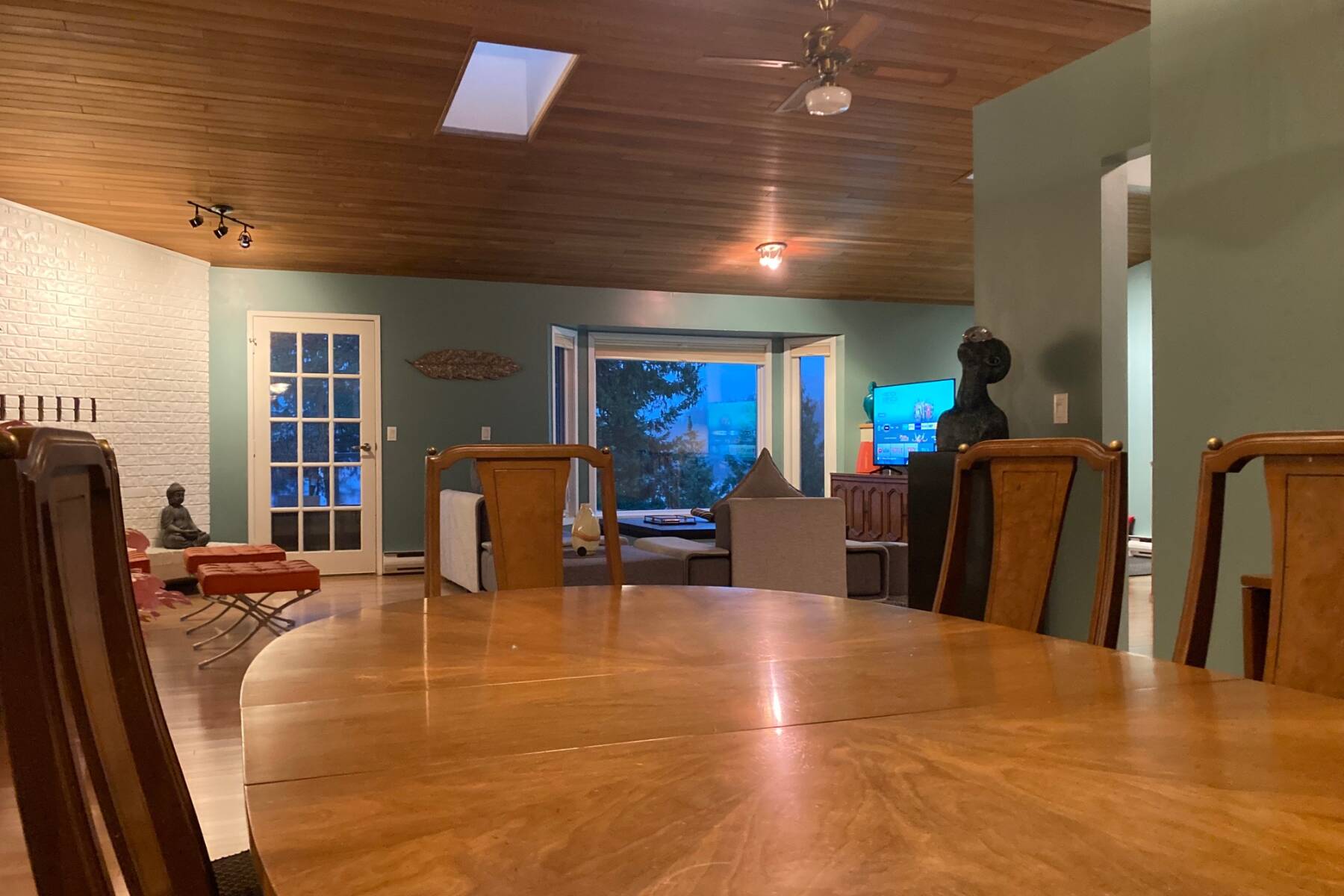 Porpoise Bay Waterfront Home, 4 bedroom, 3 bathroom