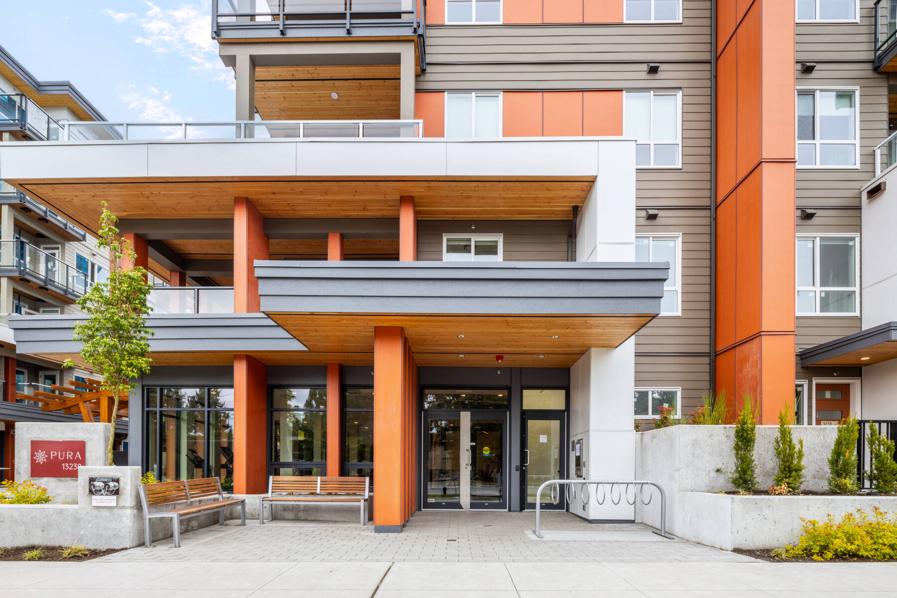 Surrey’s Urban Campus Oasis – Walk to SFU/KPU